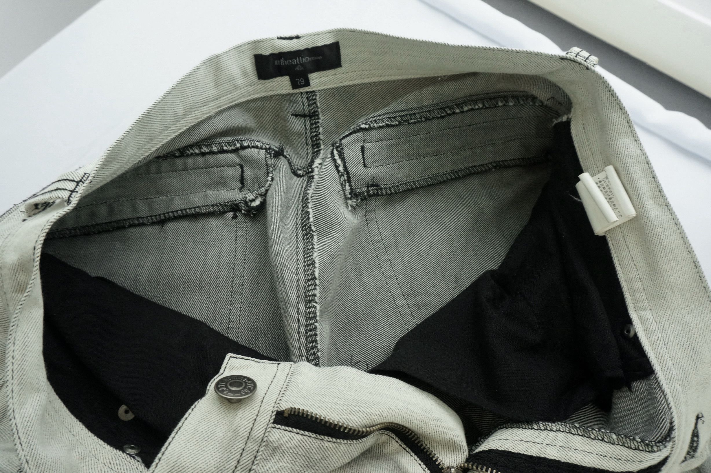 Japanese Brand Vintage! IN THE ATTIC Distressed Worn Low Rise Jeans Size US 31 - 20 Thumbnail