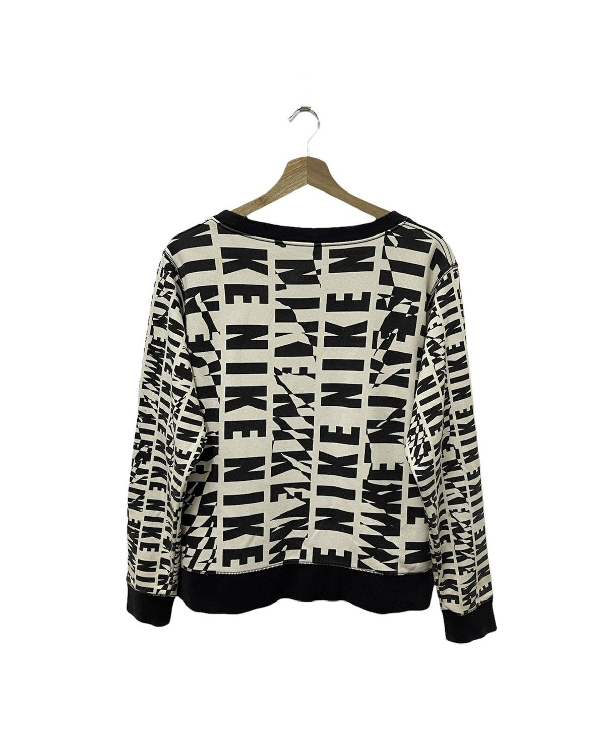 Nike × Vintage Vintage Nike Allover Print Logo Crewneck Sweatshirt Size M / US 6-8 / IT 42-44 - 4 Thumbnail