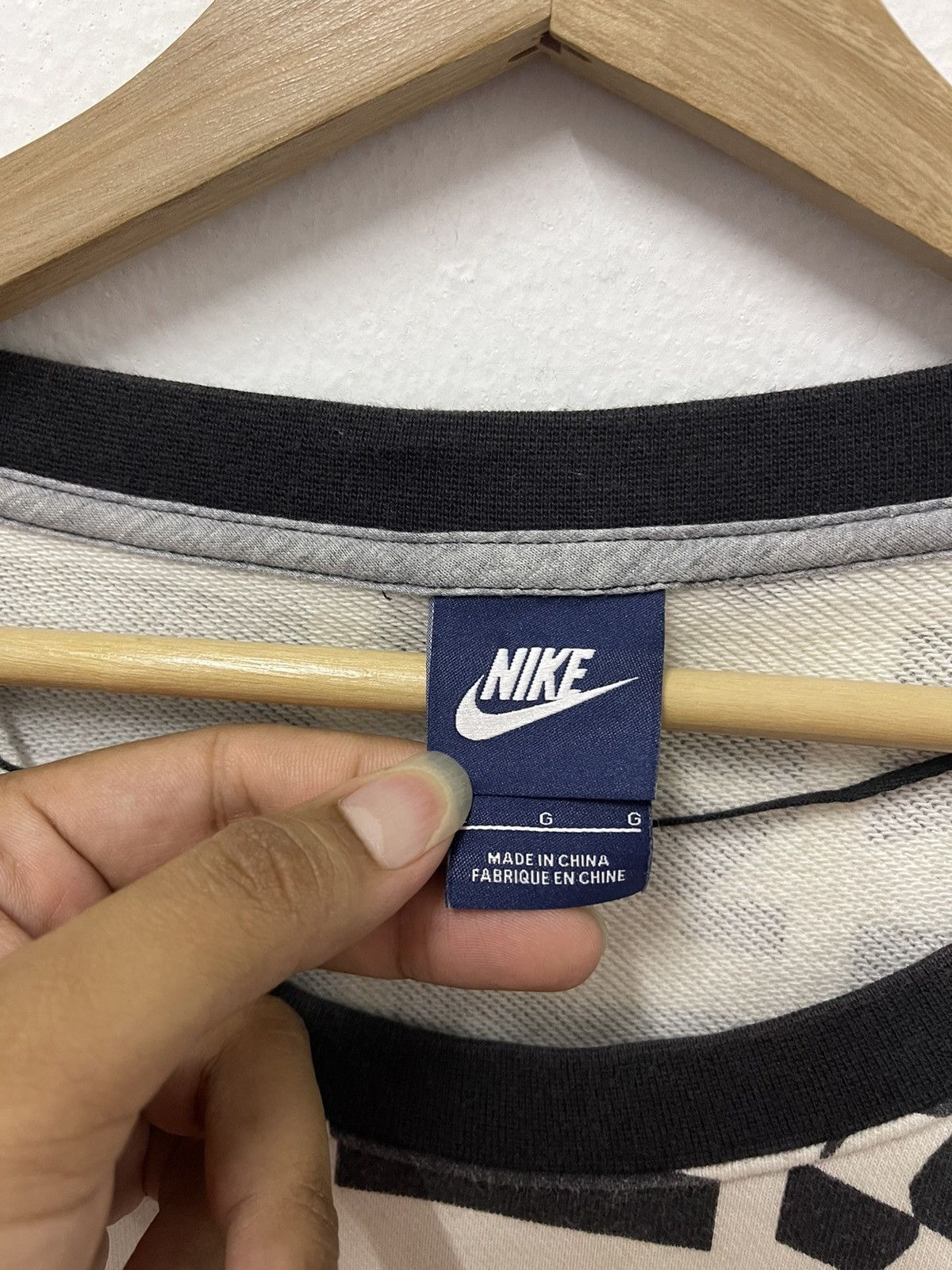 Nike × Vintage Vintage Nike Allover Print Logo Crewneck Sweatshirt Size M / US 6-8 / IT 42-44 - 5 Thumbnail