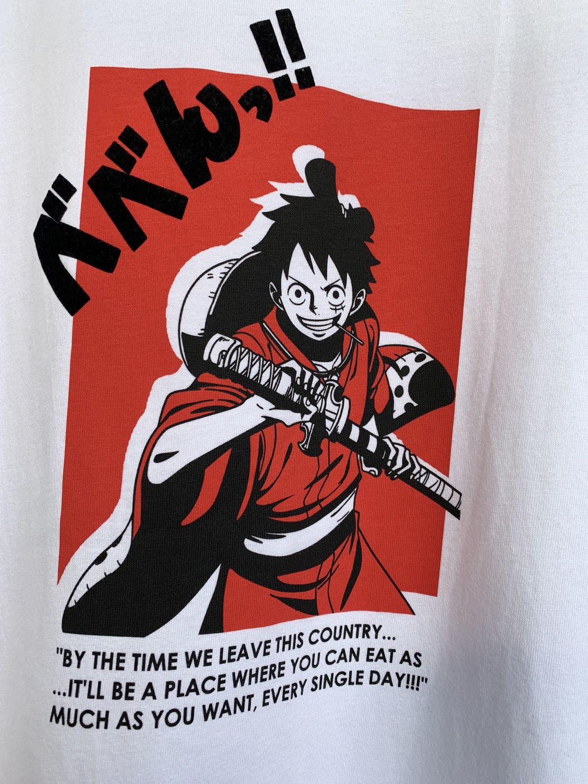 Anime Uniqlo x One Piece White Graphic T-Shirt Size US M / EU 48-50 / 2 - 3 Thumbnail