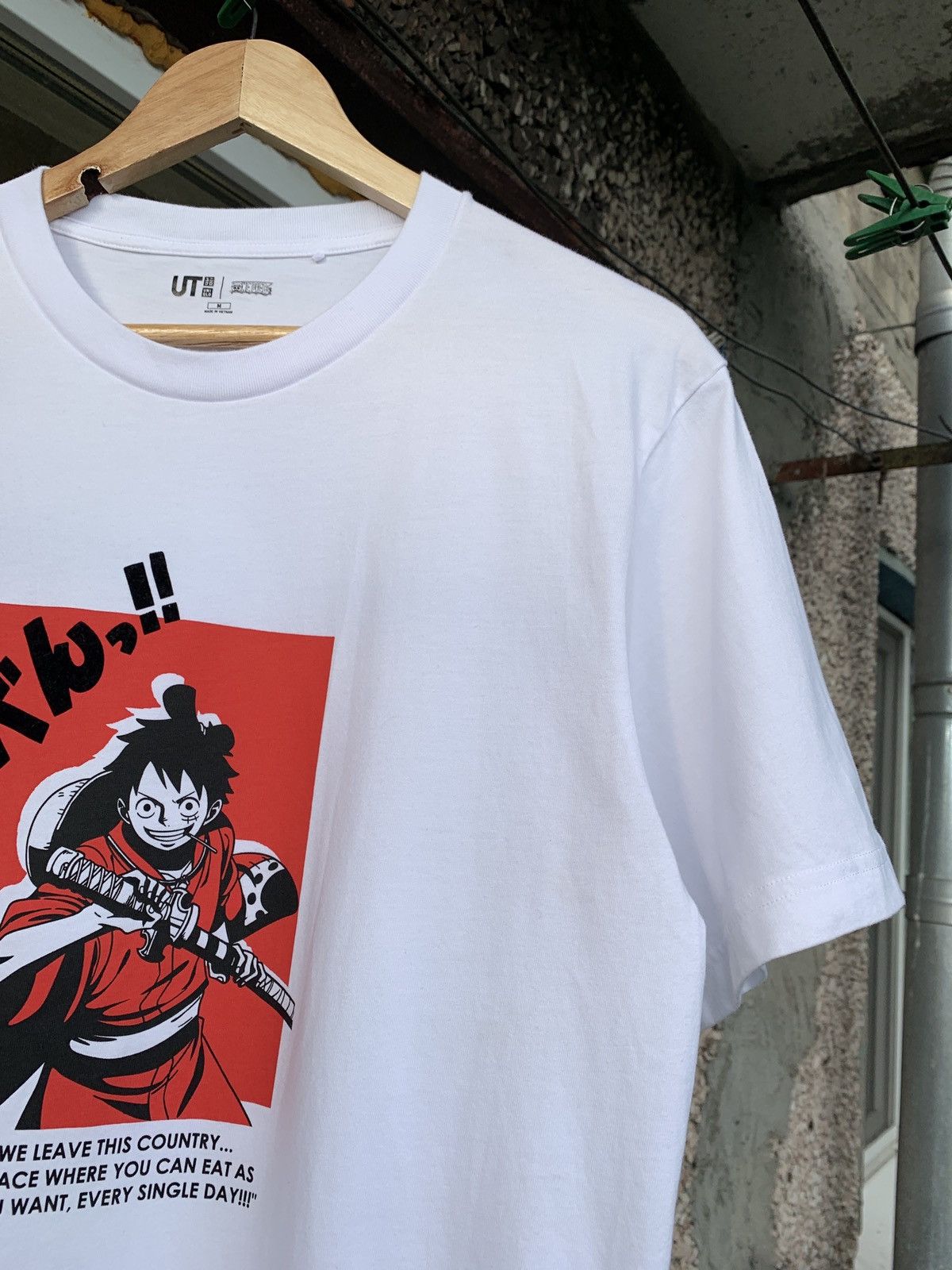 Anime Uniqlo x One Piece White Graphic T-Shirt Size US M / EU 48-50 / 2 - 5 Thumbnail