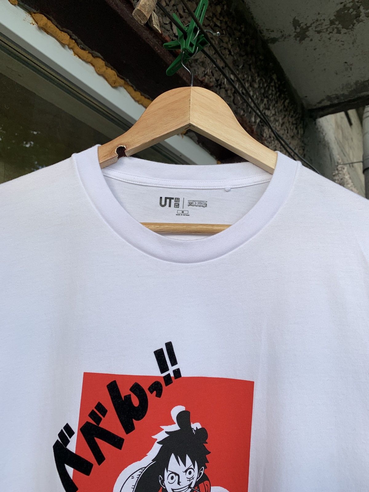 Anime Uniqlo x One Piece White Graphic T-Shirt Size US M / EU 48-50 / 2 - 4 Thumbnail