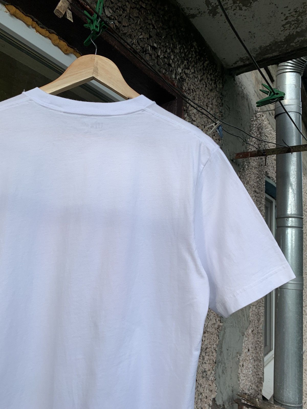 Anime Uniqlo x One Piece White Graphic T-Shirt Size US M / EU 48-50 / 2 - 13 Thumbnail