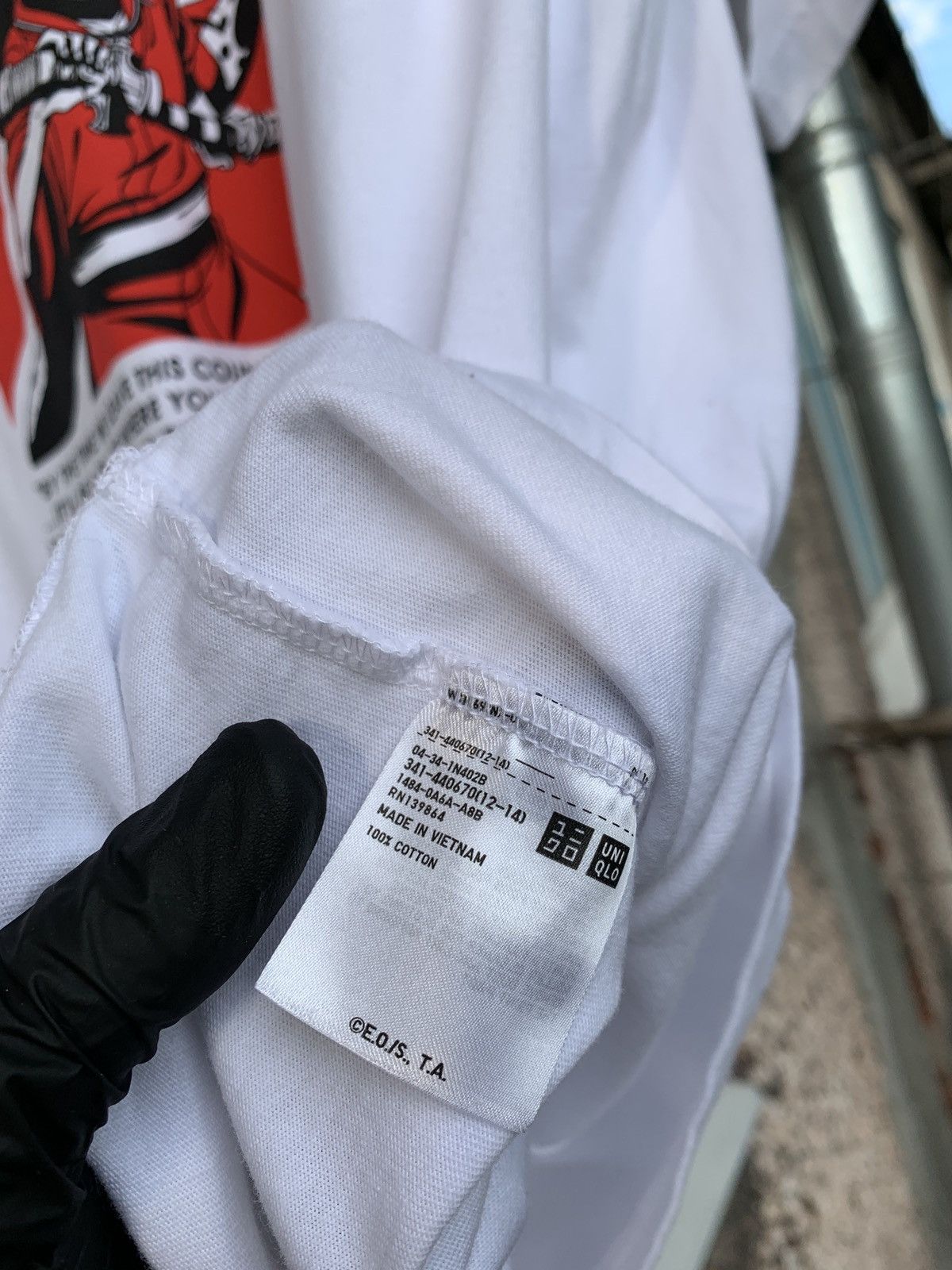 Anime Uniqlo x One Piece White Graphic T-Shirt Size US M / EU 48-50 / 2 - 10 Thumbnail