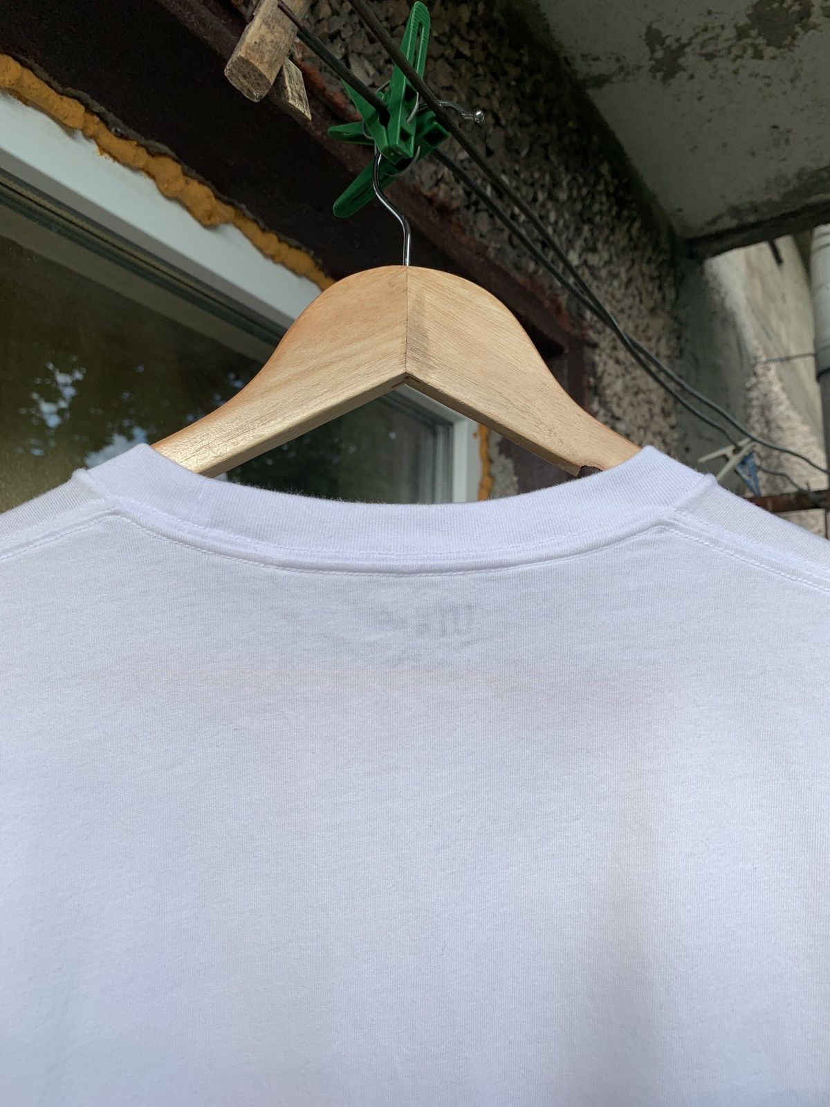 Anime Uniqlo x One Piece White Graphic T-Shirt Size US M / EU 48-50 / 2 - 14 Thumbnail
