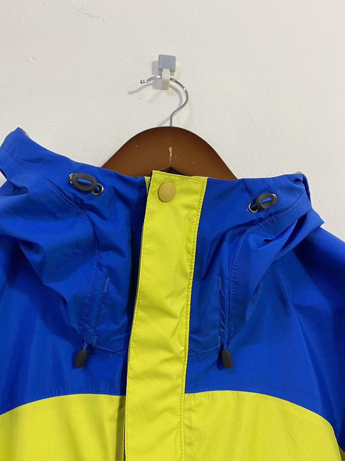 Goretex × Montbell Mont*bell Waterproof Jacket Two Tone Color Design Goretex Size US M / EU 48-50 / 2 - 7 Thumbnail