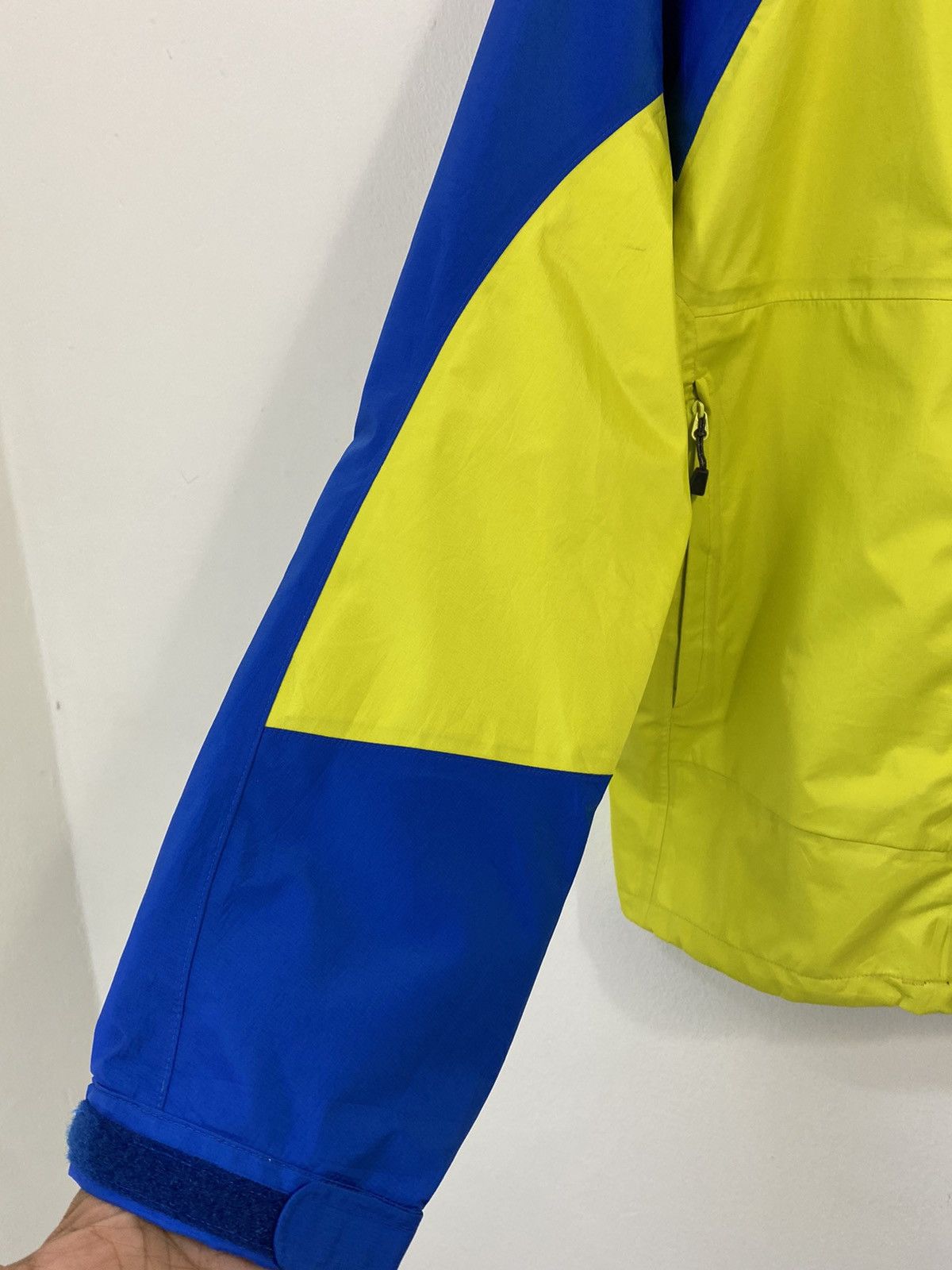 Goretex × Montbell Mont*bell Waterproof Jacket Two Tone Color Design Goretex Size US M / EU 48-50 / 2 - 6 Thumbnail