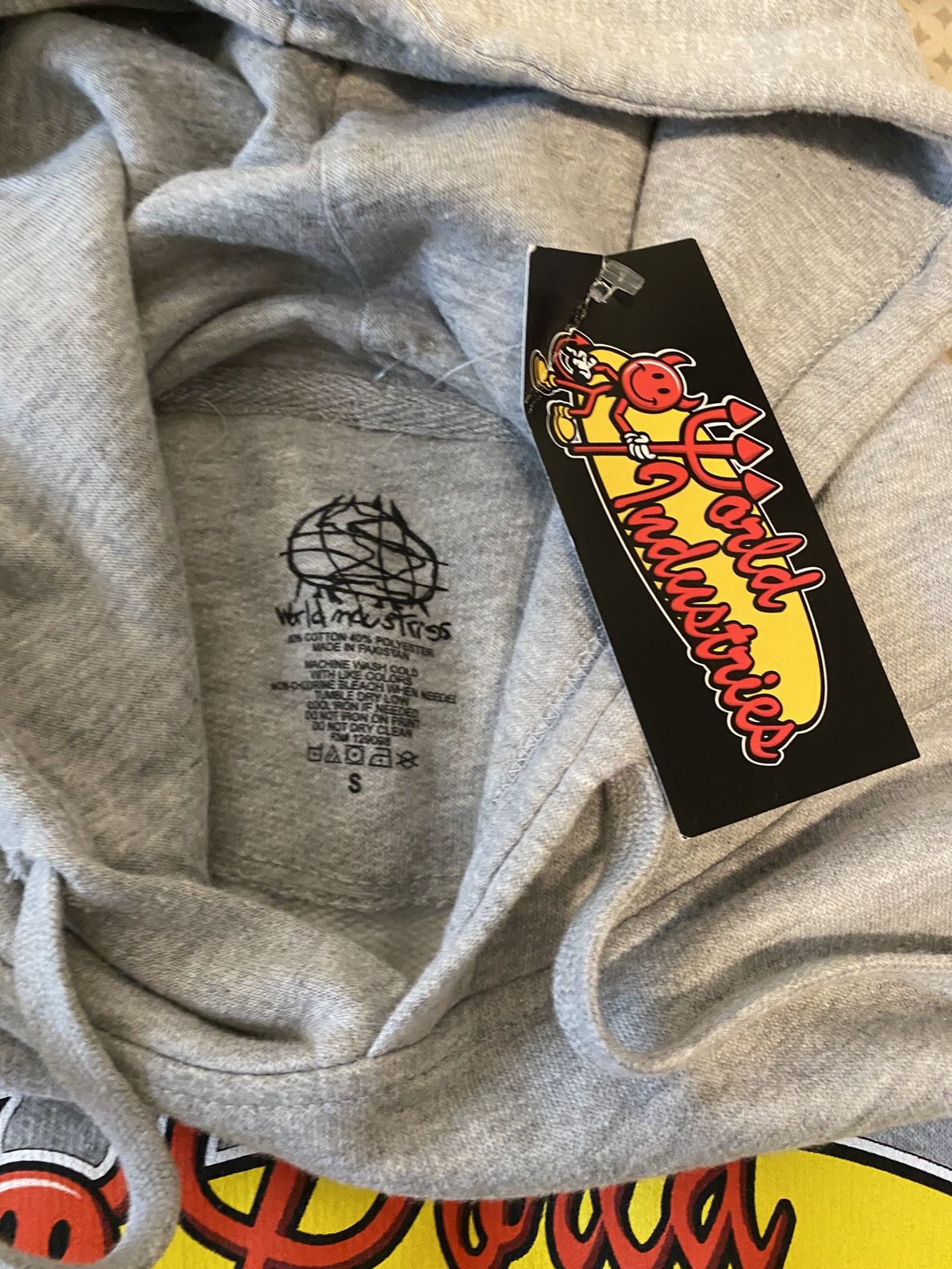 Grailed × Thrasher × Vintage NWT Vintage World Industries Hoodie Size US S / EU 44-46 / 1 - 3 Thumbnail