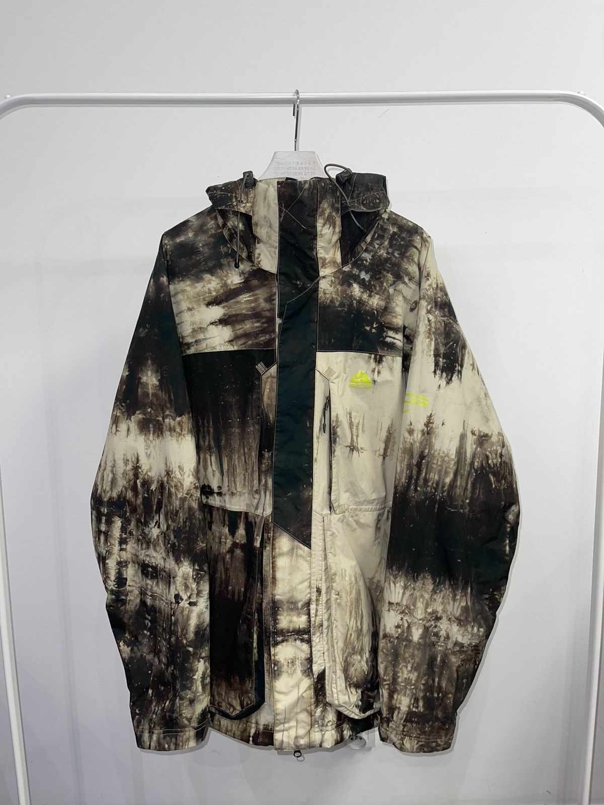 image of Errolson Hugh x Nike Acg Abstract Print Technical Ski Jacket in Black/Beige, Men's (Size XL)