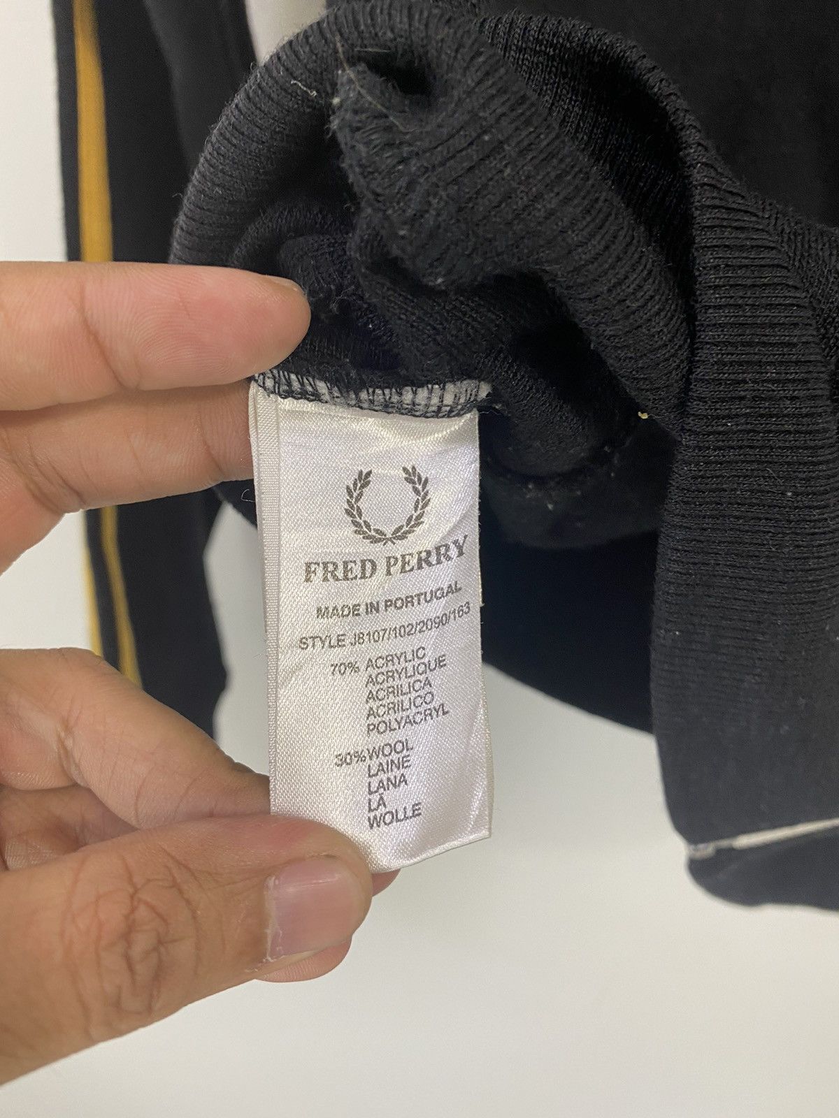 Fred Perry Fred Perry Sweater Small Logo Design Black Yellow Size US S / EU 44-46 / 1 - 6 Thumbnail