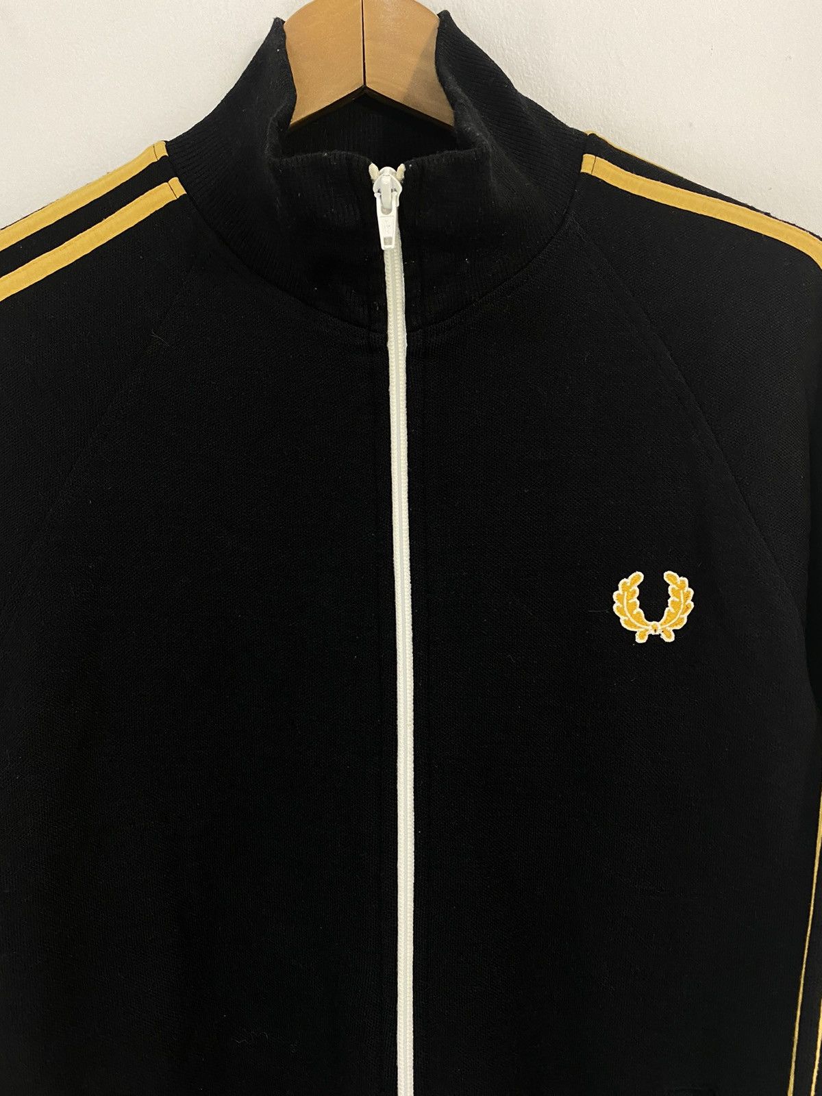 Fred Perry Fred Perry Sweater Small Logo Design Black Yellow Size US S / EU 44-46 / 1 - 4 Thumbnail
