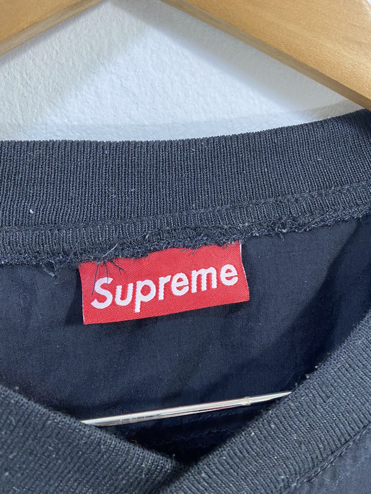 Supreme Vintage 90’s Supreme V Neck Collar Sweatshirt Logo Glow ITD Size US M / EU 48-50 / 2 - 5 Thumbnail