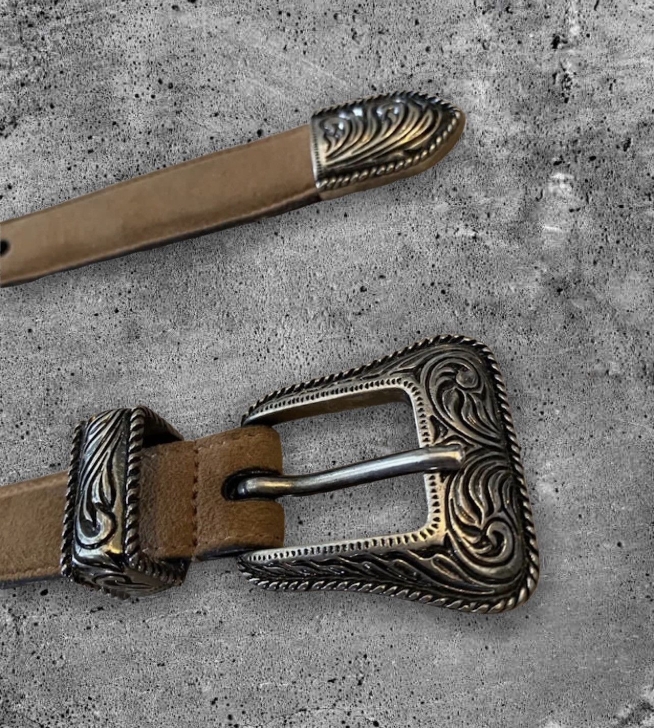Hedi Slimane × Saint Laurent Paris SAINT LAURENT PARIS “WESTERN BUCKLE BELT IN SUEDE” Size 28 - 5 Thumbnail