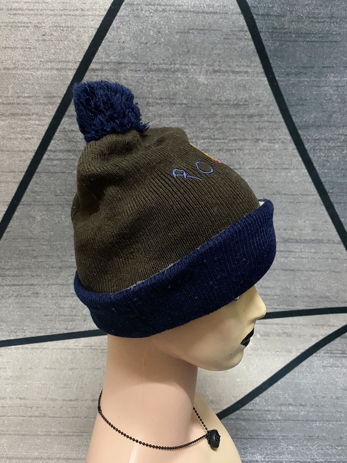 Disney Winnie The Pooh Embroidered Logo Beanie Hat Size ONE SIZE - 4 Thumbnail