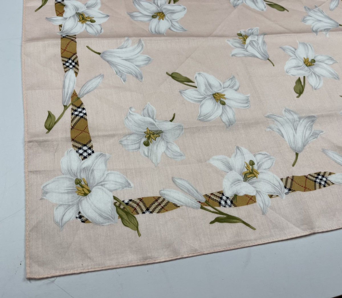 Burberry × Vintage burberry bandana handkerchief neckerchief scarf HC0377 Size ONE SIZE - 4 Thumbnail