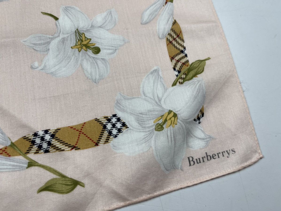Burberry × Vintage burberry bandana handkerchief neckerchief scarf HC0377 Size ONE SIZE - 3 Thumbnail
