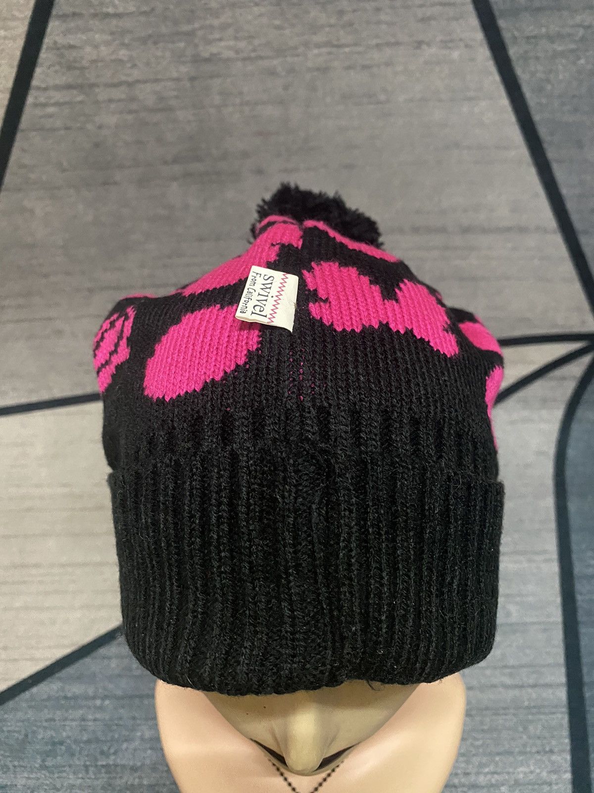 Cartoon Network × Disney SWIVEL From California Disney Design Beanie Hat Size ONE SIZE - 6 Thumbnail