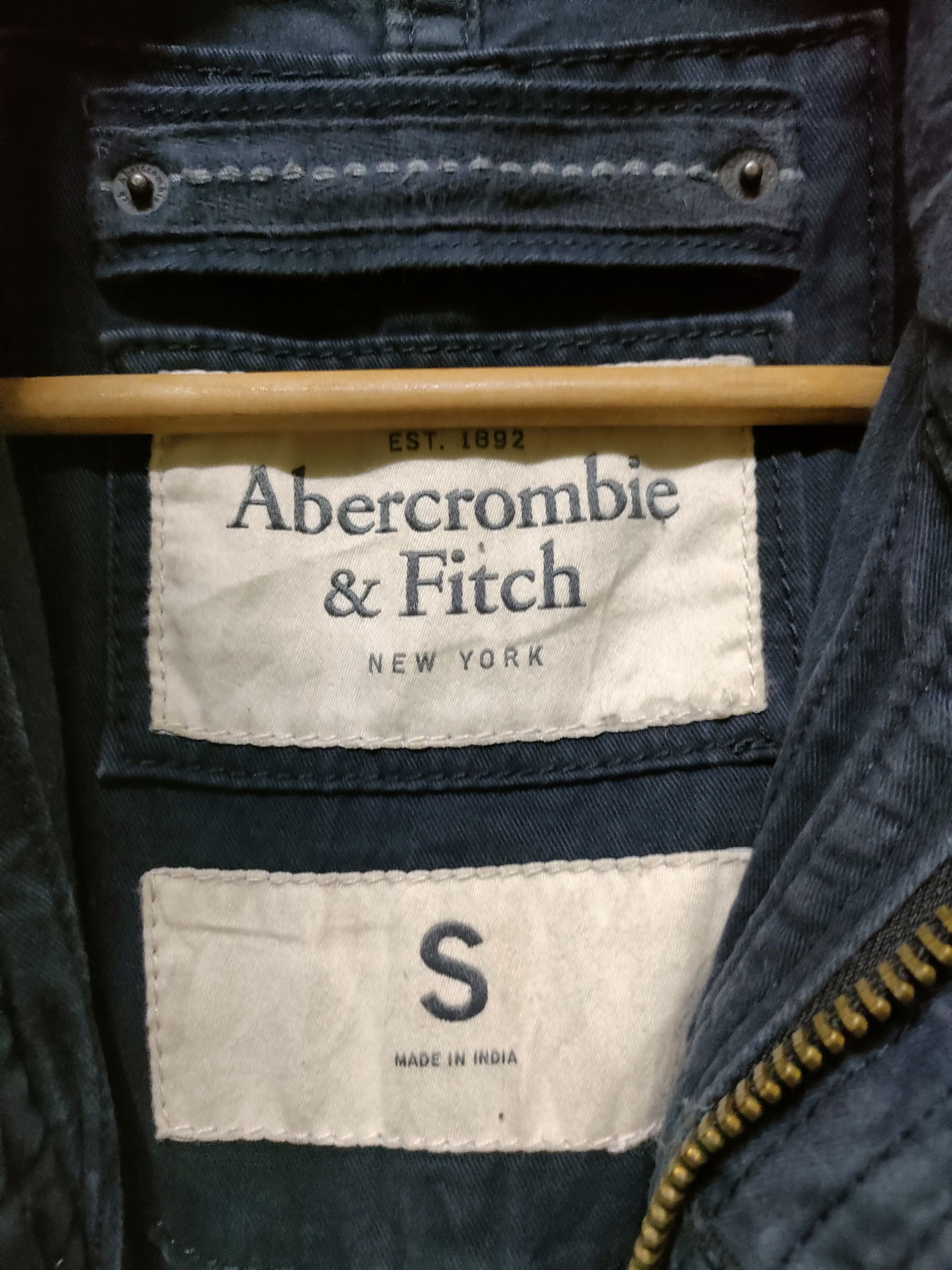 Abercrombie & Fitch 🔥 Steals 🔥 Abercrombie &Fitch Distressed Jacket Size US S / EU 44-46 / 1 - 6 Thumbnail