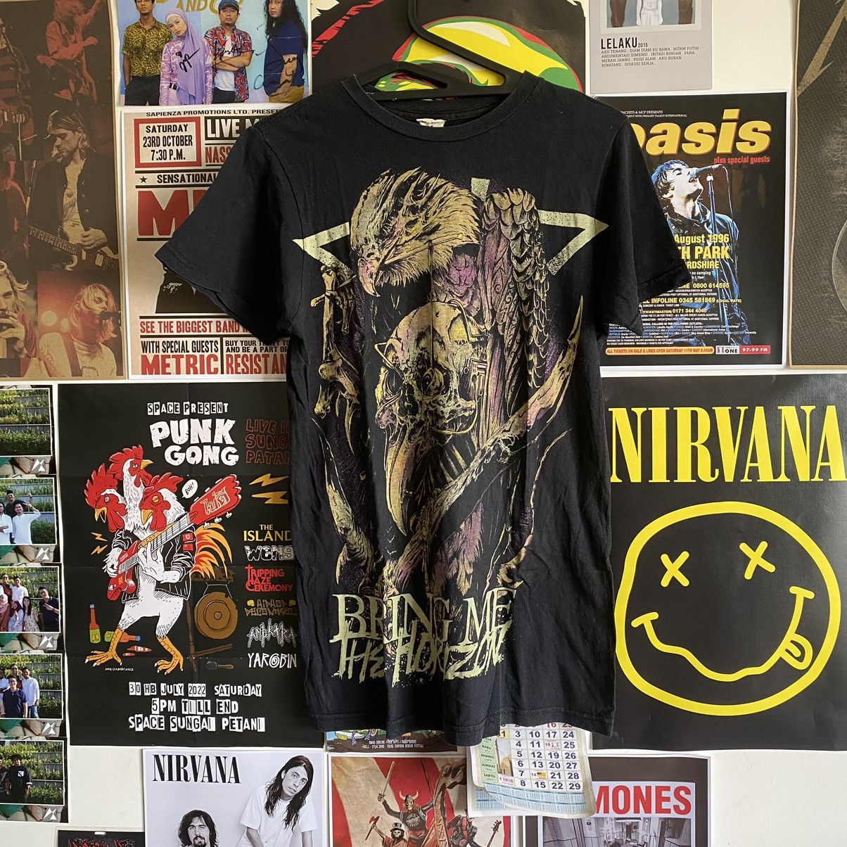 Band Tees Bring Me The Horizon Copyright 2011 Band Tee Size S / US 4 / IT 40 - 1 Thumbnail