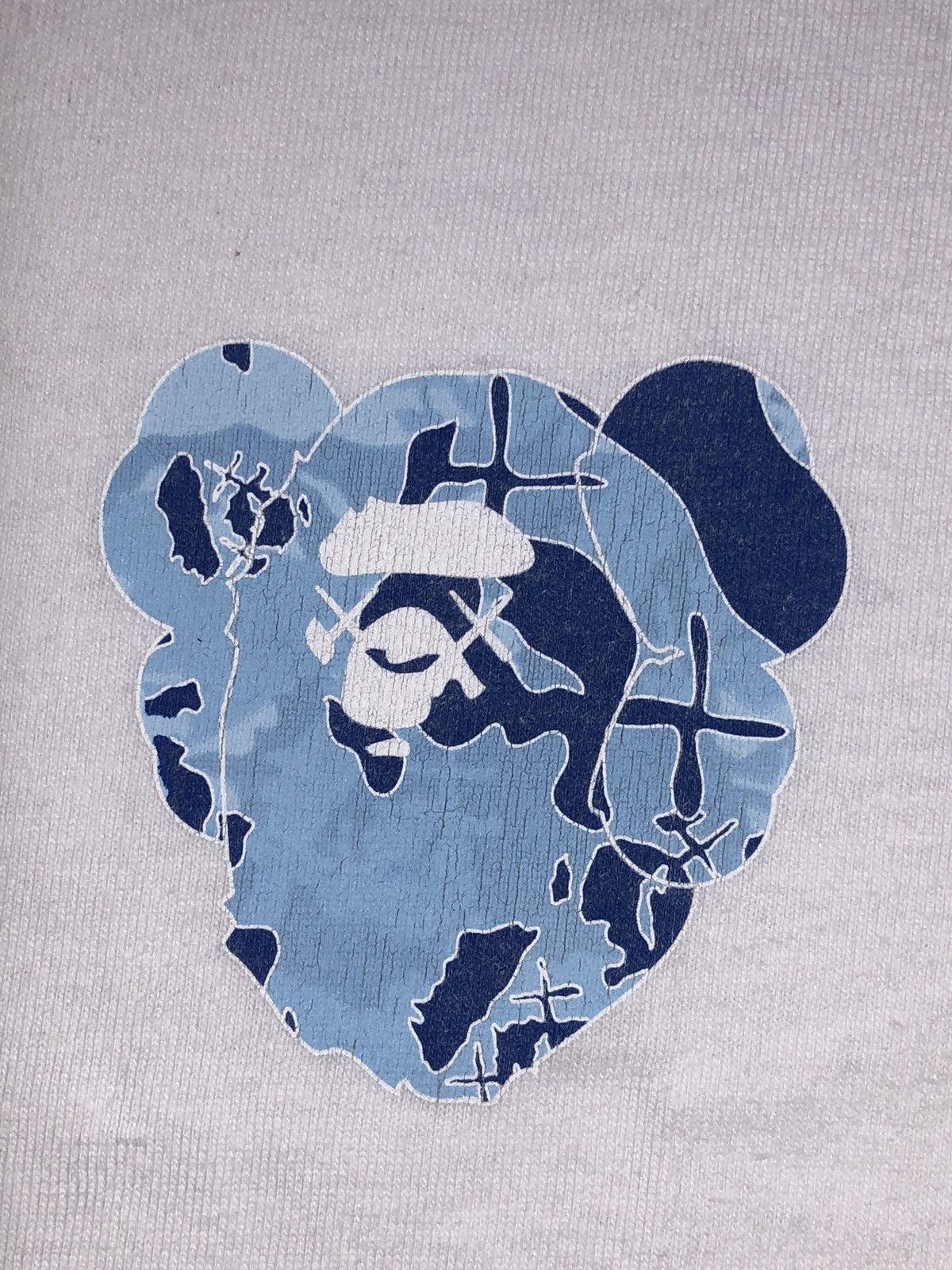 Bape × Kaws Og Circa 2000 A Bathing Ape X Kaws Small Logo Tshirts Size US M / EU 48-50 / 2 - 4 Thumbnail