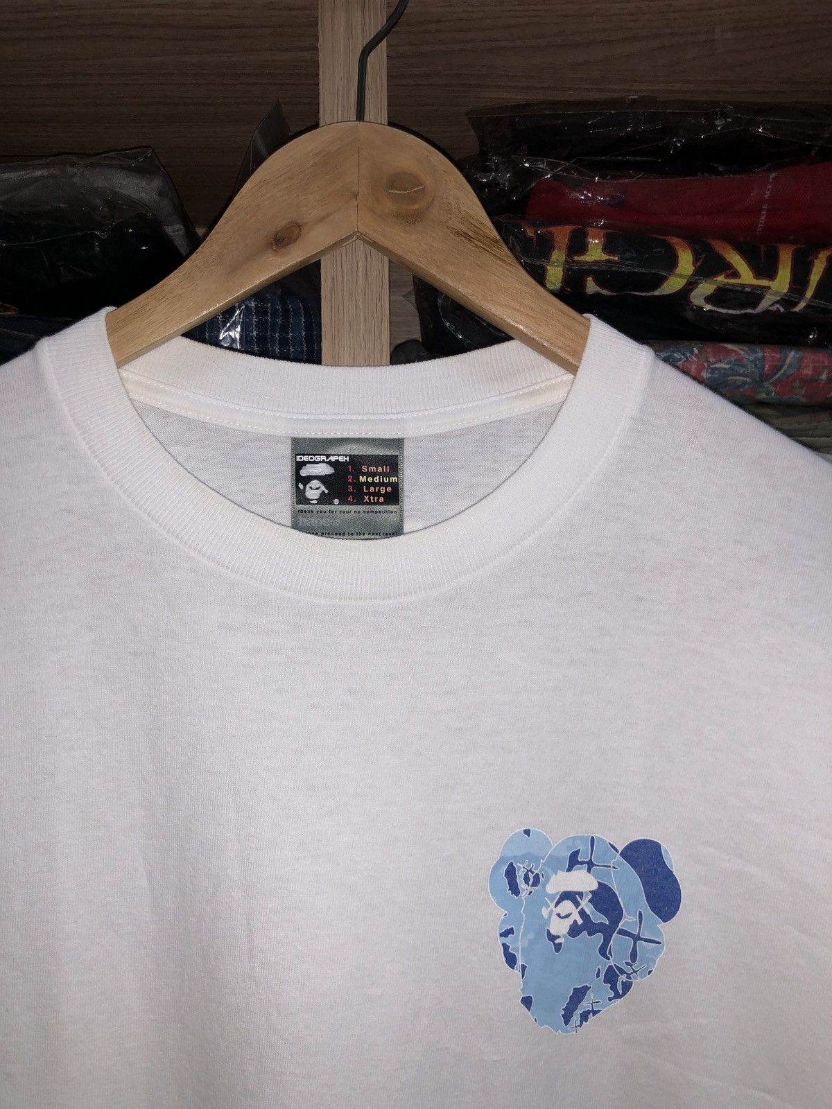 Bape × Kaws Og Circa 2000 A Bathing Ape X Kaws Small Logo Tshirts Size US M / EU 48-50 / 2 - 3 Thumbnail