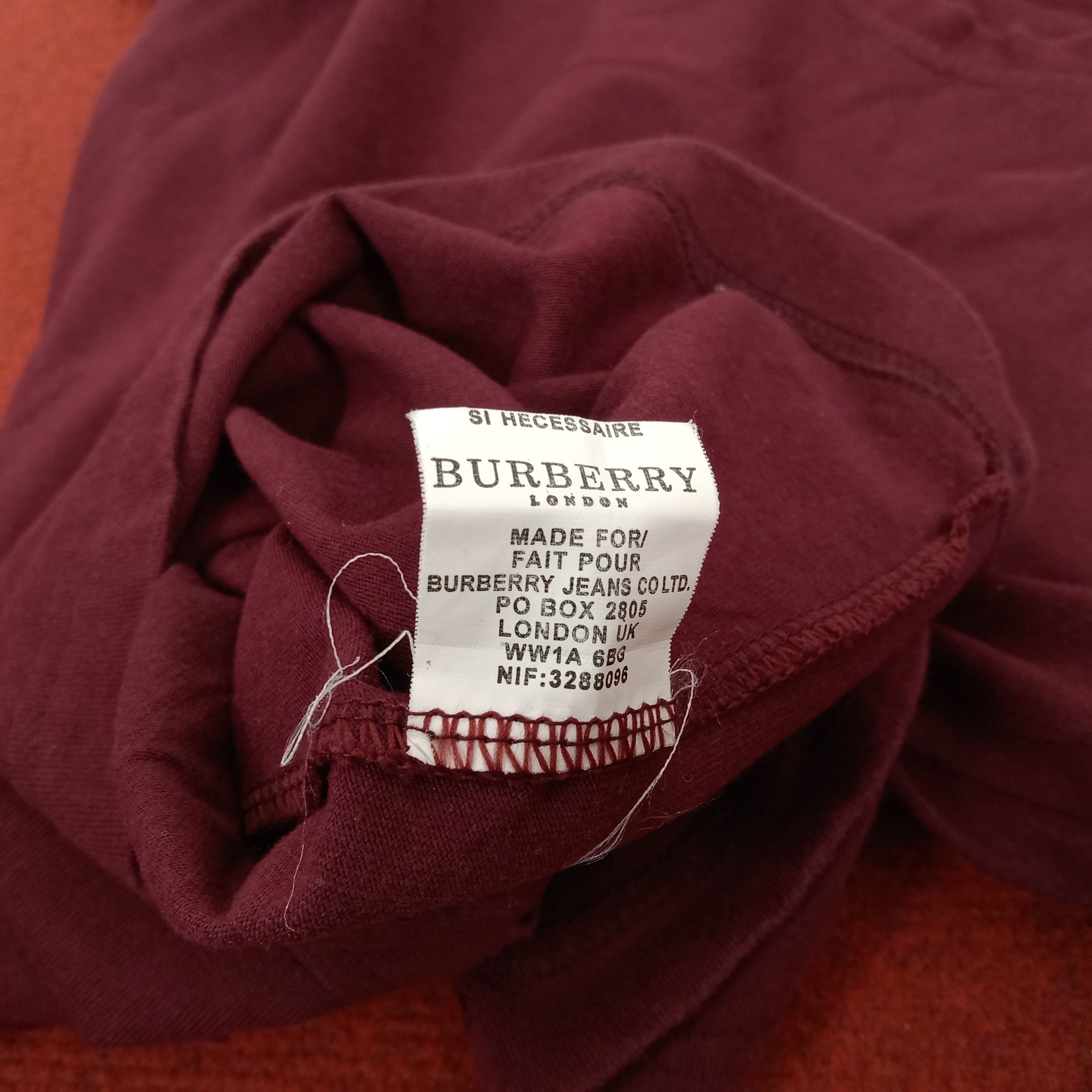 Burberry × Vintage Burberry London Small Logo Design Maroon Tshirt Size US M / EU 48-50 / 2 - 7 Thumbnail