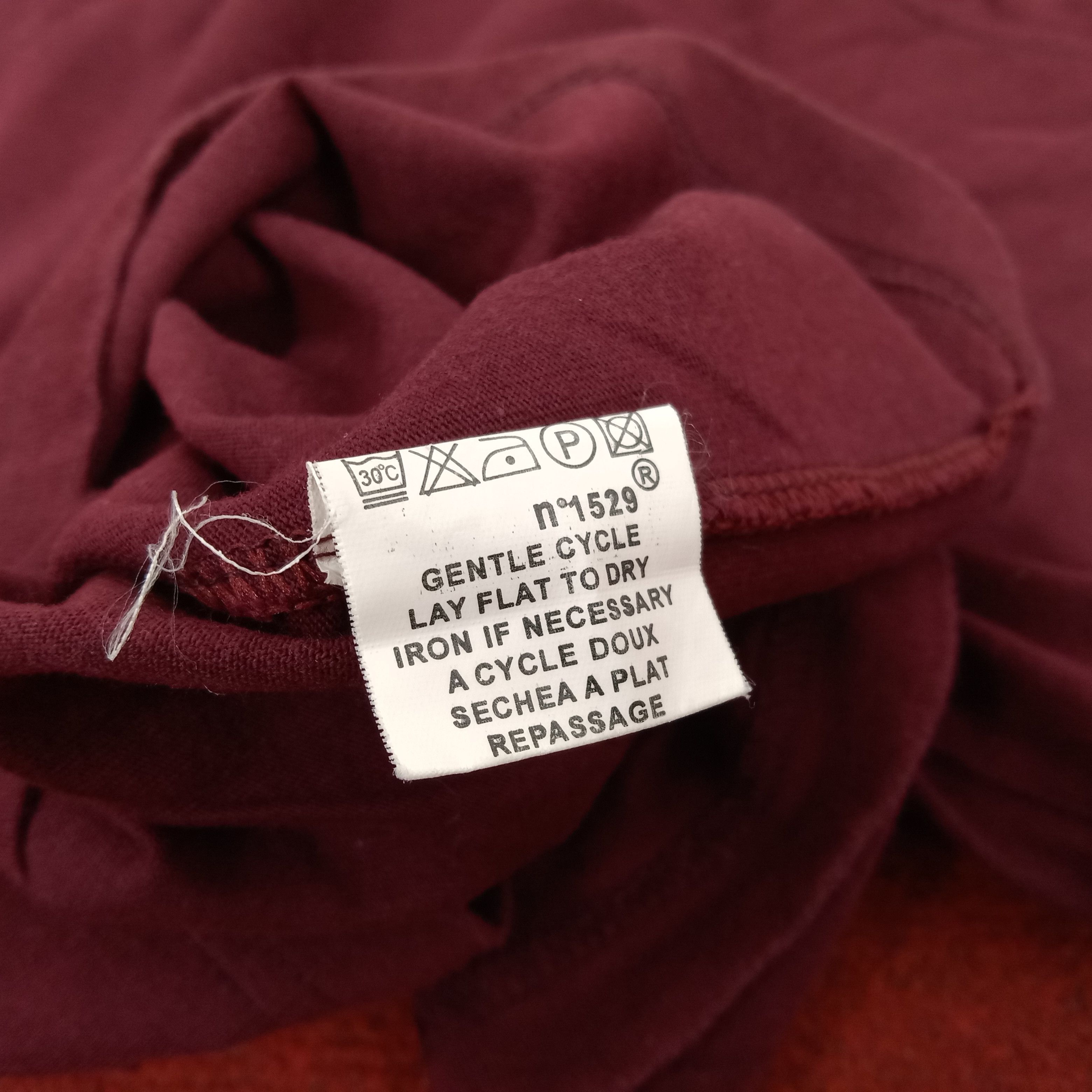 Burberry × Vintage Burberry London Small Logo Design Maroon Tshirt Size US M / EU 48-50 / 2 - 6 Thumbnail