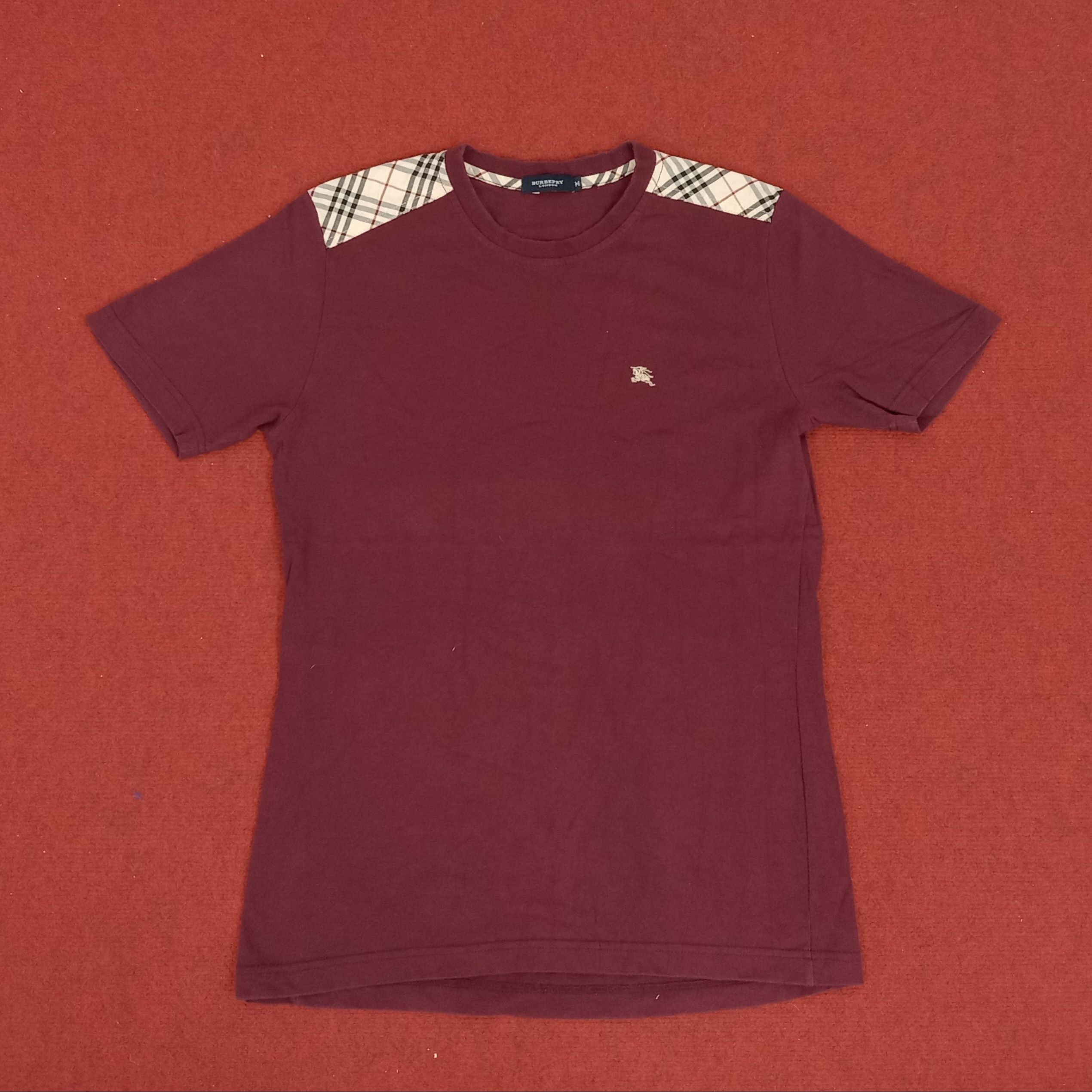 Burberry × Vintage Burberry London Small Logo Design Maroon Tshirt Size US M / EU 48-50 / 2 - 1 Thumbnail