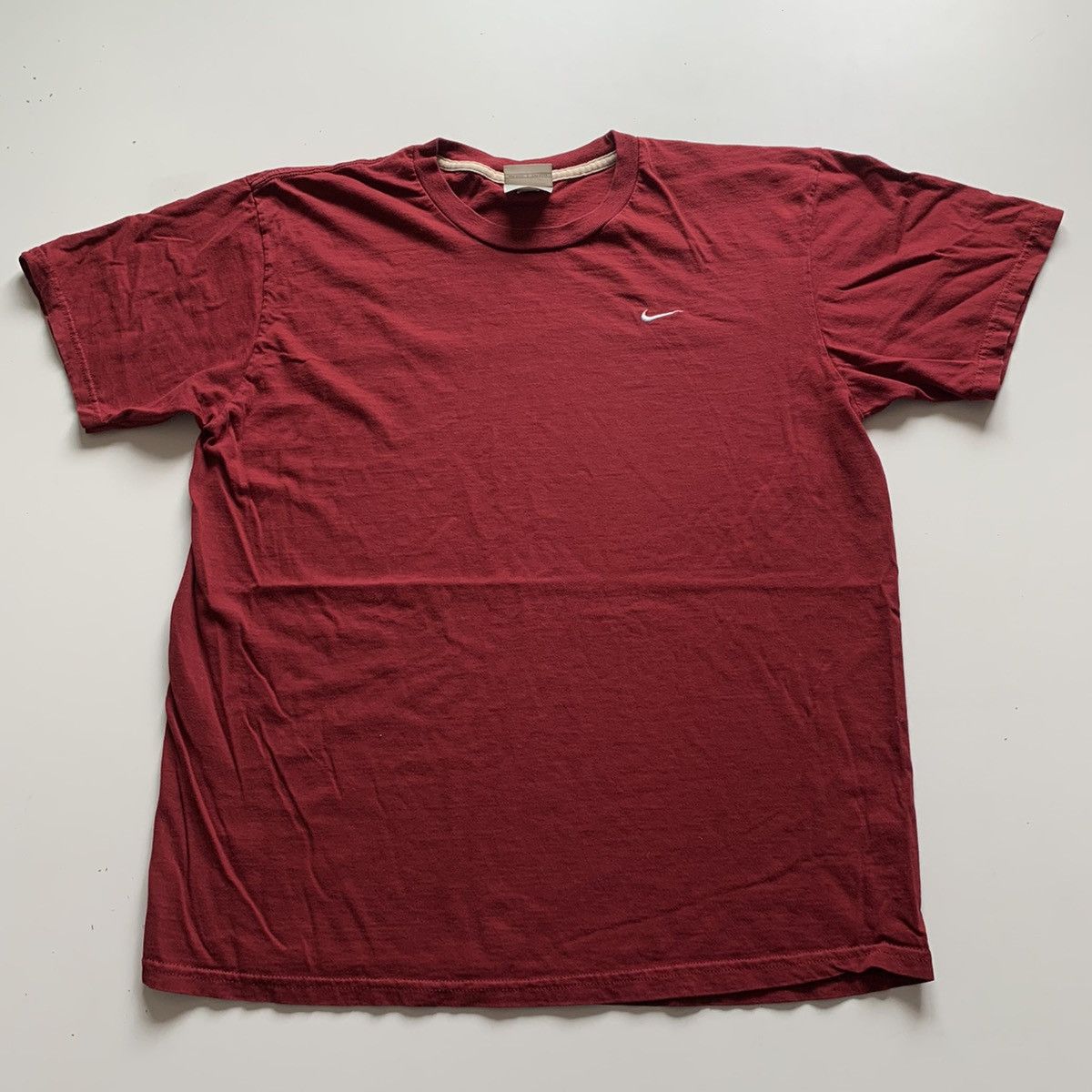 Nike × Vintage Vintage 2000s Nike Embroidered Swoosh T Shirt Large Red Rare Size US L / EU 52-54 / 3 - 1 Thumbnail