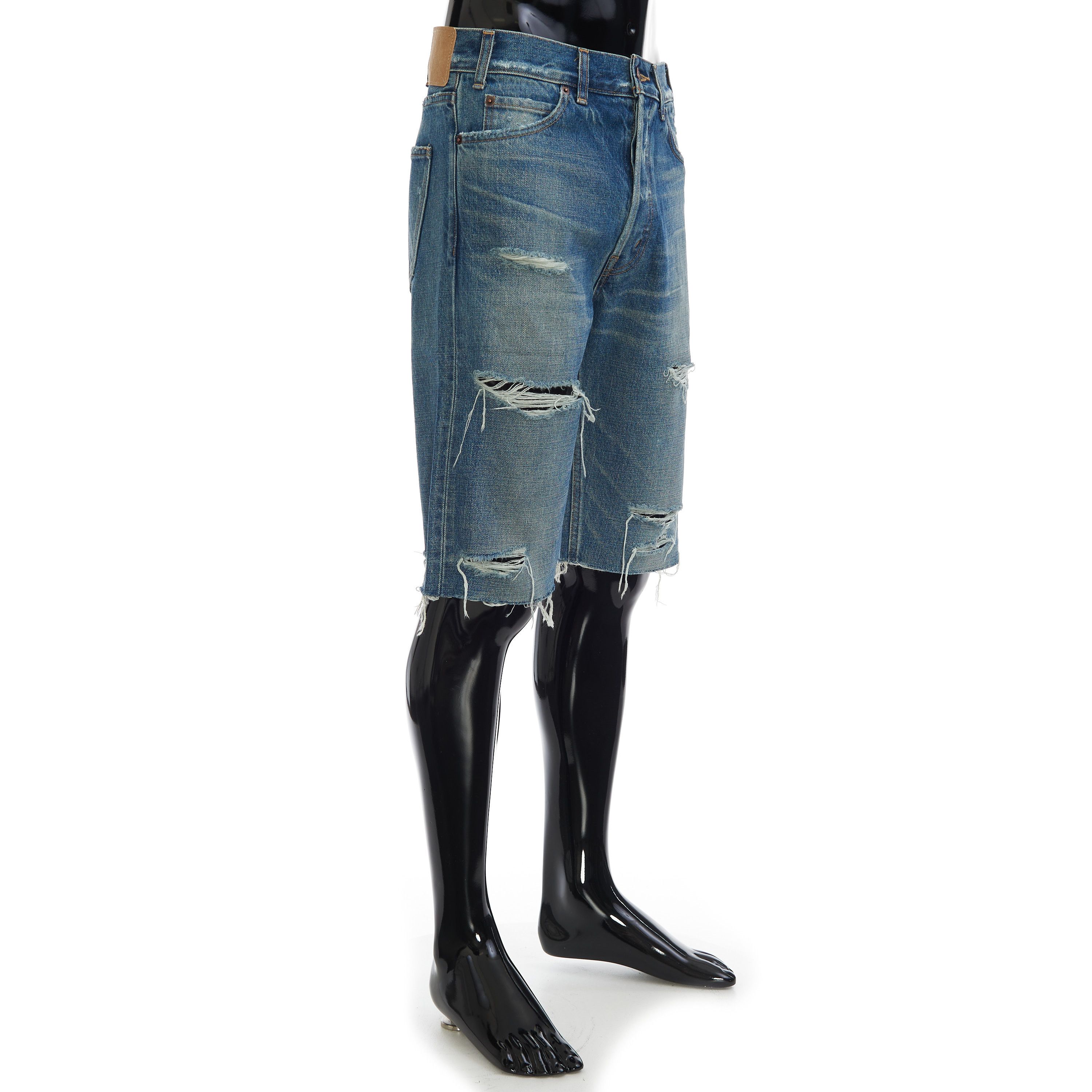 Celine Kurt Mid-Rise Shorts In Destroyed Thrash Wash Denim Size US 29 - 8 Thumbnail