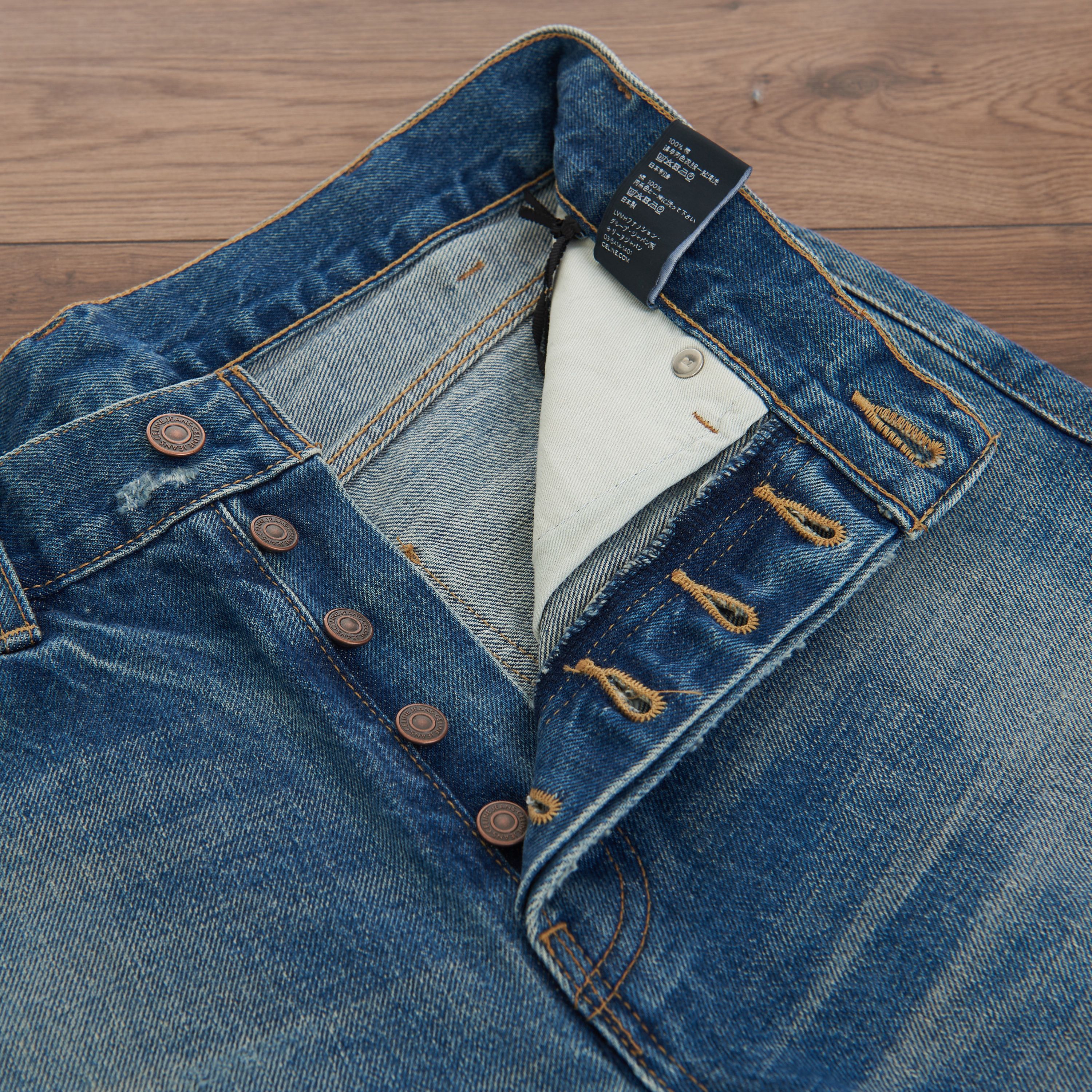 Celine Kurt Mid-Rise Shorts In Destroyed Thrash Wash Denim Size US 29 - 12 Thumbnail