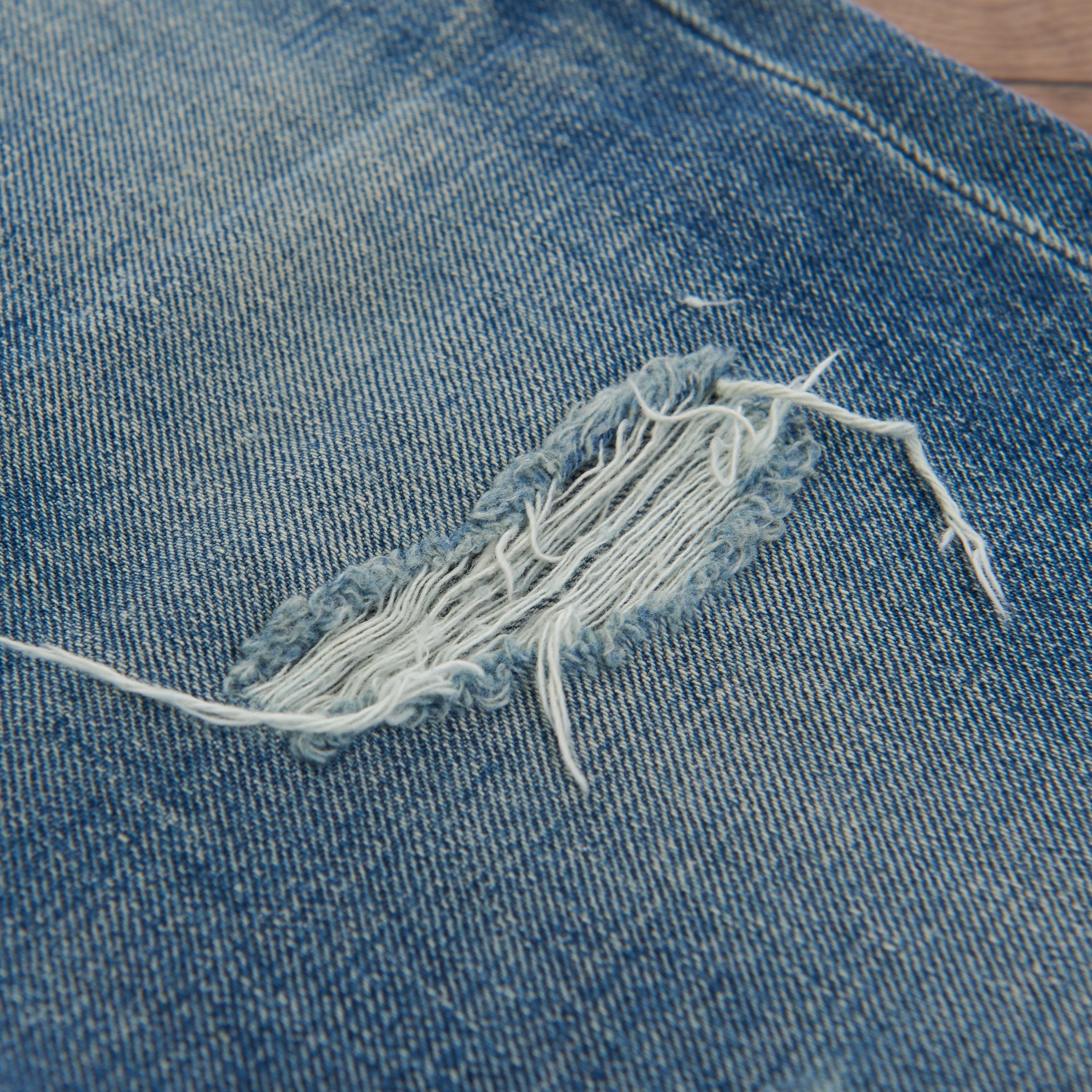 Celine Kurt Mid-Rise Shorts In Destroyed Thrash Wash Denim Size US 29 - 14 Thumbnail