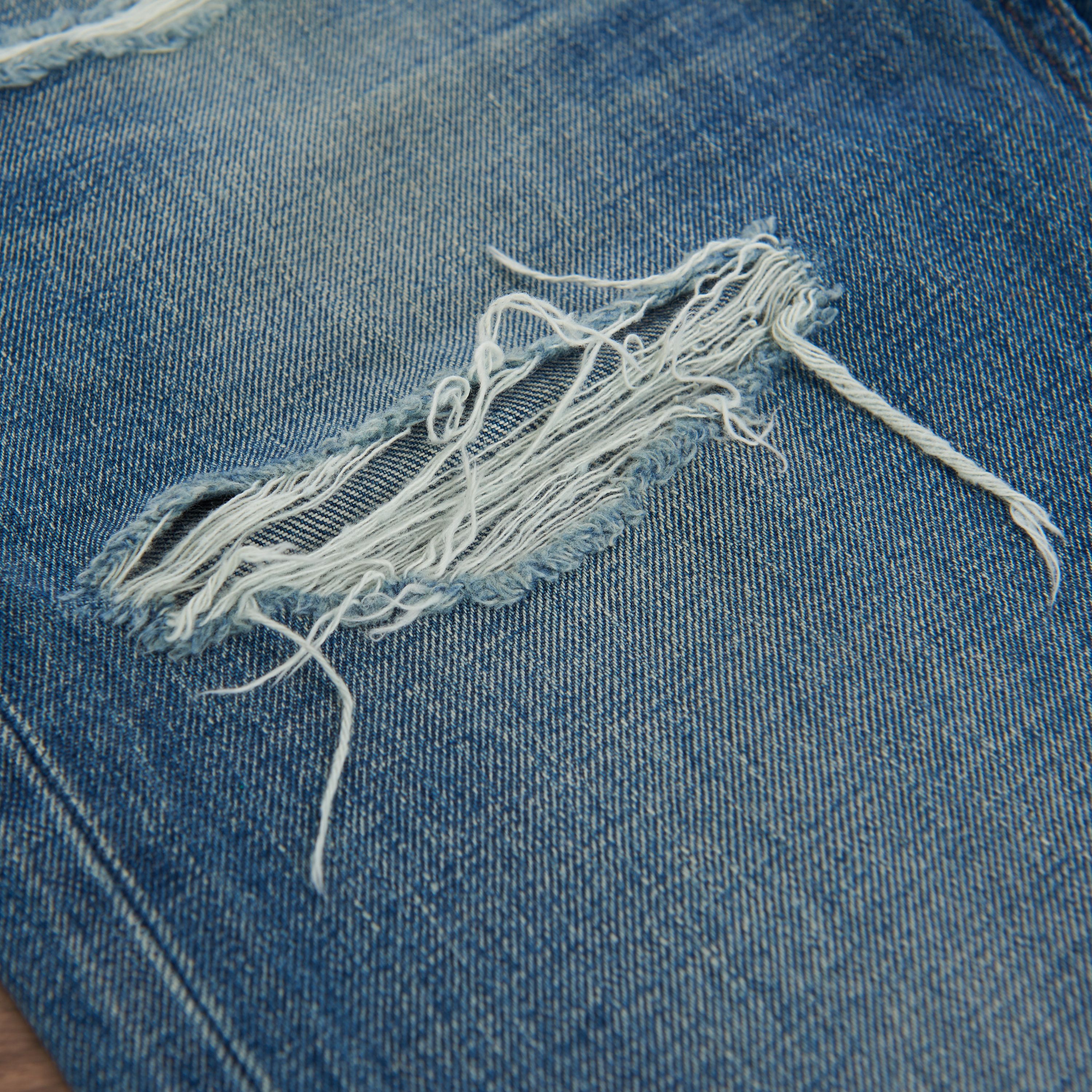 Celine Kurt Mid-Rise Shorts In Destroyed Thrash Wash Denim Size US 29 - 13 Thumbnail
