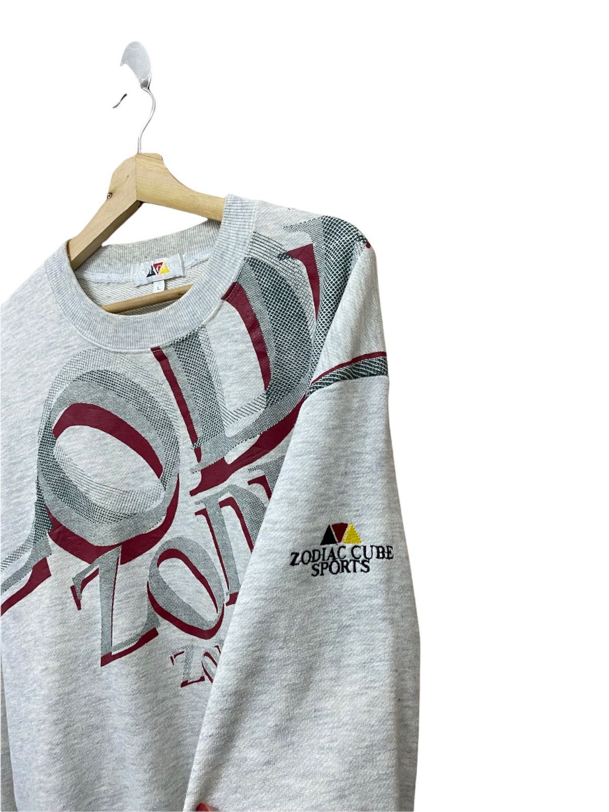 Vintage VINTAGE ZODIAC CUBE SPORT SWEATSHIRT Size US L / EU 52-54 / 3 - 6 Thumbnail