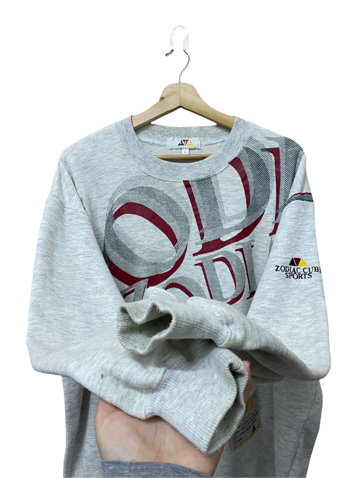 Vintage VINTAGE ZODIAC CUBE SPORT SWEATSHIRT Size US L / EU 52-54 / 3 - 7 Thumbnail