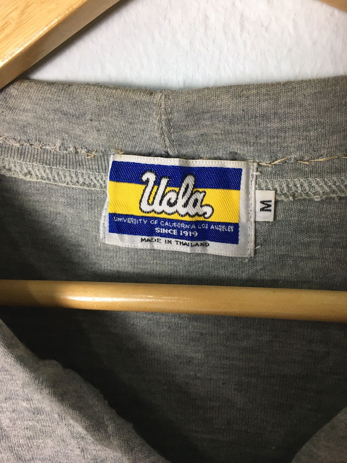 Vintage Vintage Ucla University California Zipper Sweatshirt Size US M / EU 48-50 / 2 - 11 Thumbnail