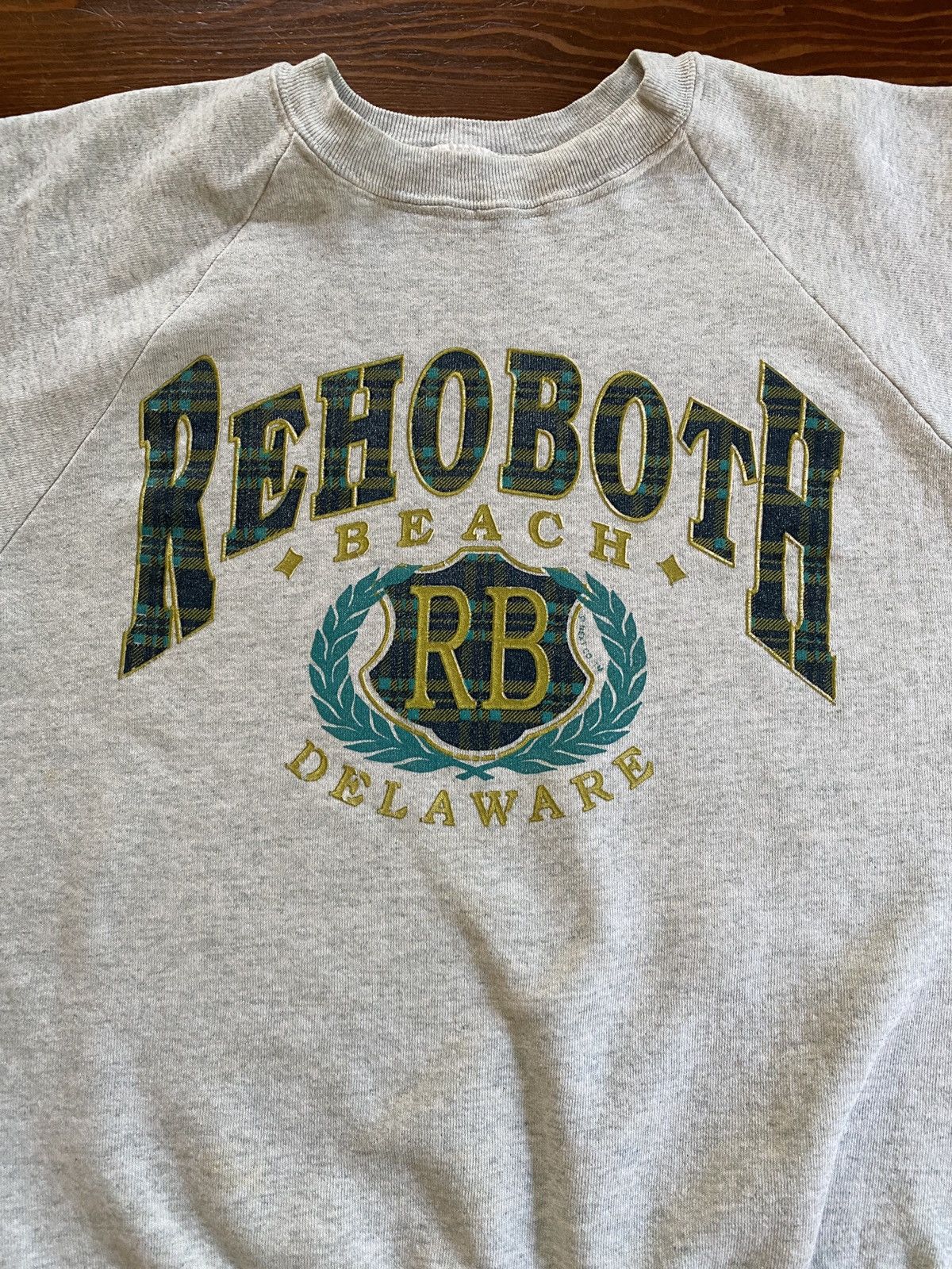 Fruit Of The Loom Vintage 90’s Rehoboth Delaware Raglan Crewneck Sweatshirt Size US M / EU 48-50 / 2 - 3 Thumbnail