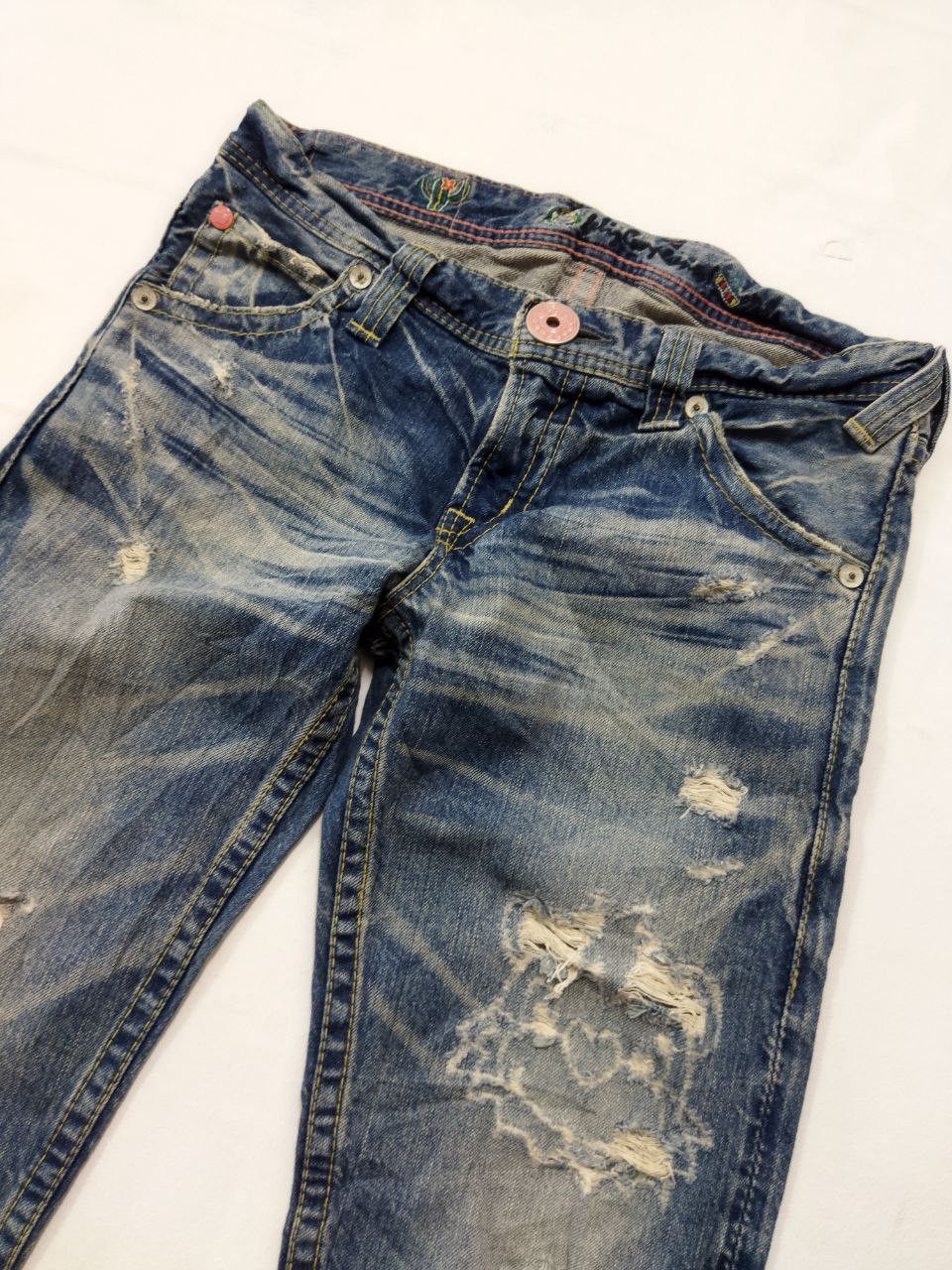 Japanese Brand Japanese Brand RODEO CROWNS Low Rise Distressed Jeans Size 27" / US 4 / IT 40 - 9 Thumbnail