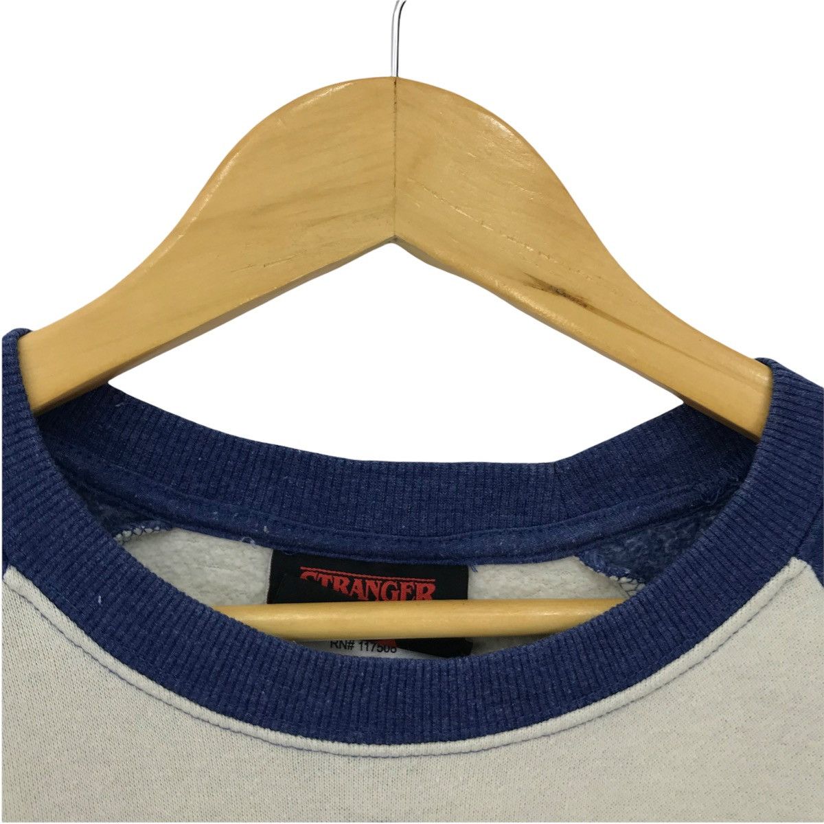 Vintage Vintage Stranger Things Sweatshirt Pullover Jumper Netflix Size US M / EU 48-50 / 2 - 3 Thumbnail
