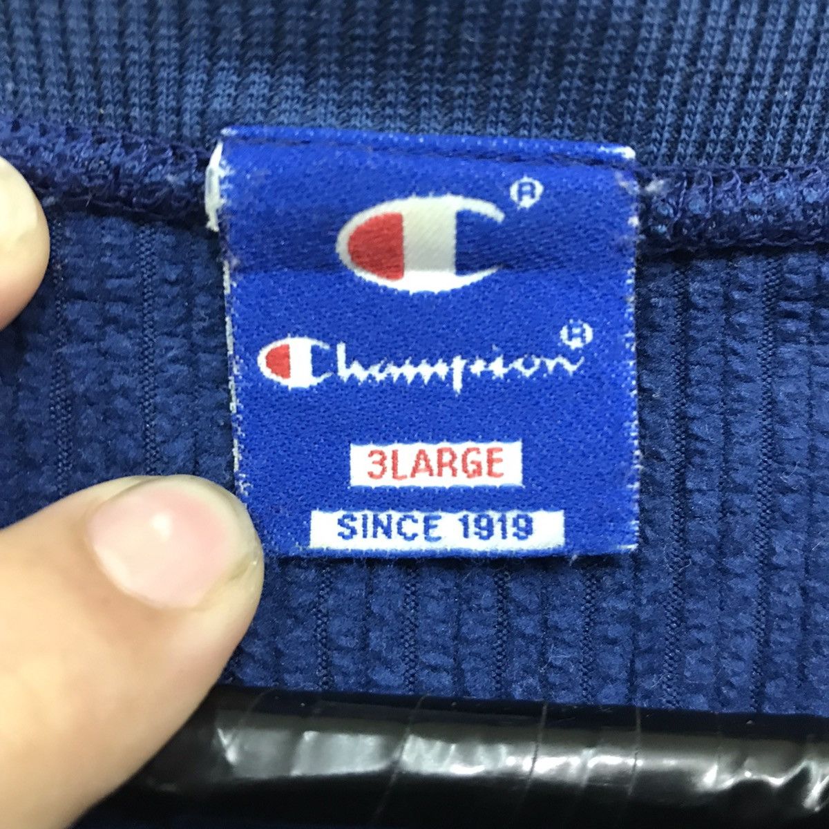 Champion × Vintage Vintage Champion Sweatshirt Champion Crew Neck Champion Size US L / EU 52-54 / 3 - 6 Thumbnail