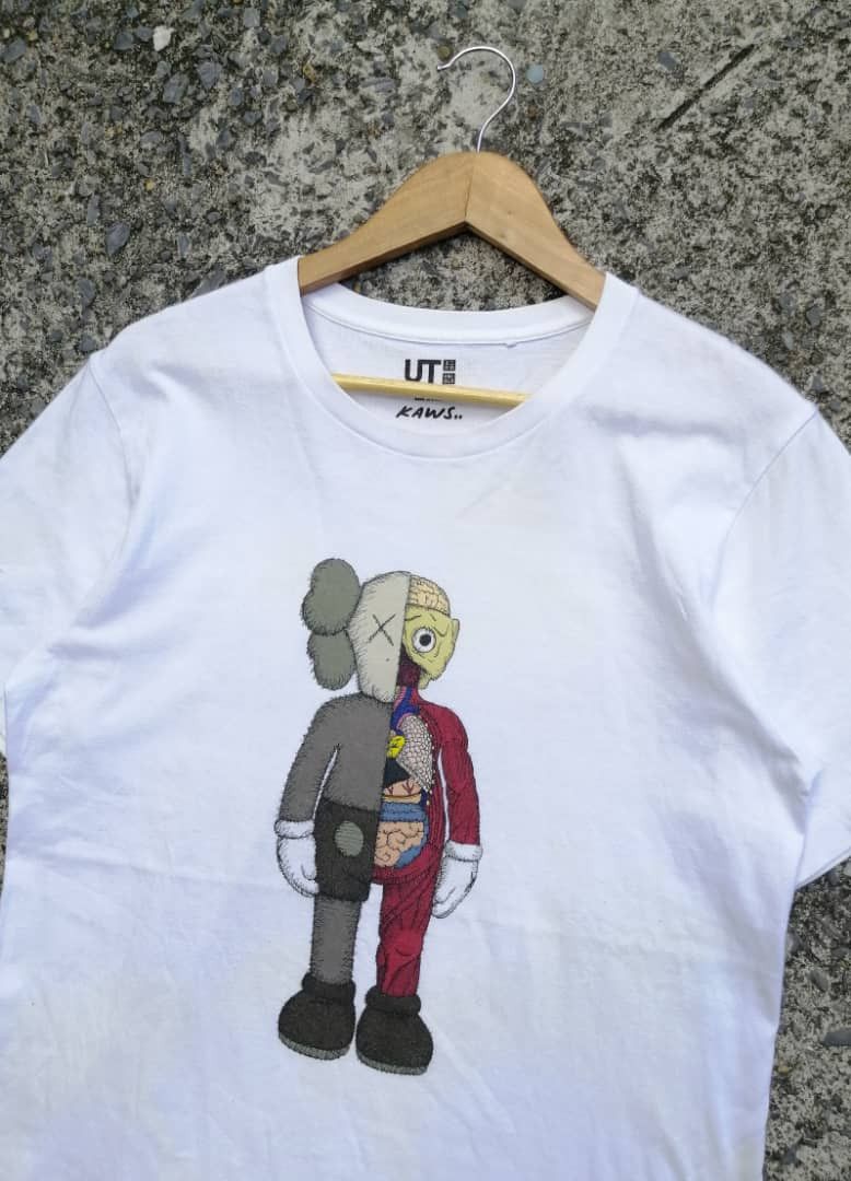 Kaws × Uniqlo Uniqlo X Kaws Tee Size US M / EU 48-50 / 2 - 10 Thumbnail