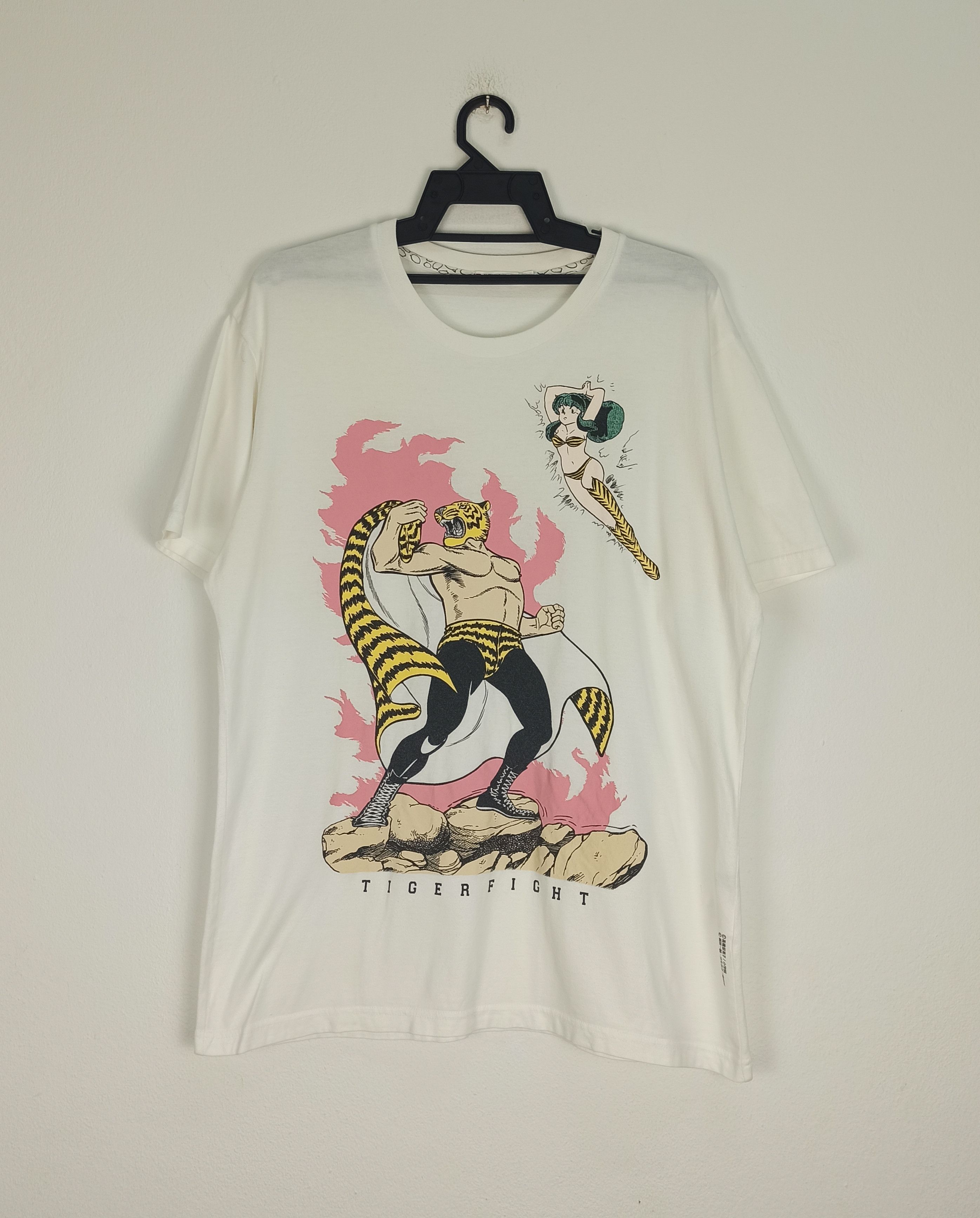 Anime Rare!! Urusei Yatsura Anime T-shirt Uniqlo Size US XL / EU 56 / 4 - 1 Thumbnail