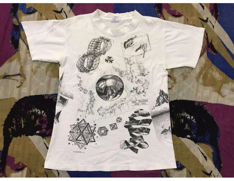 Arts & Science VINTAGE M.C ESCHER ALL OVER PRINTED ART ILLUSION INDUSTRY Size US M / EU 48-50 / 2 - 2 Thumbnail