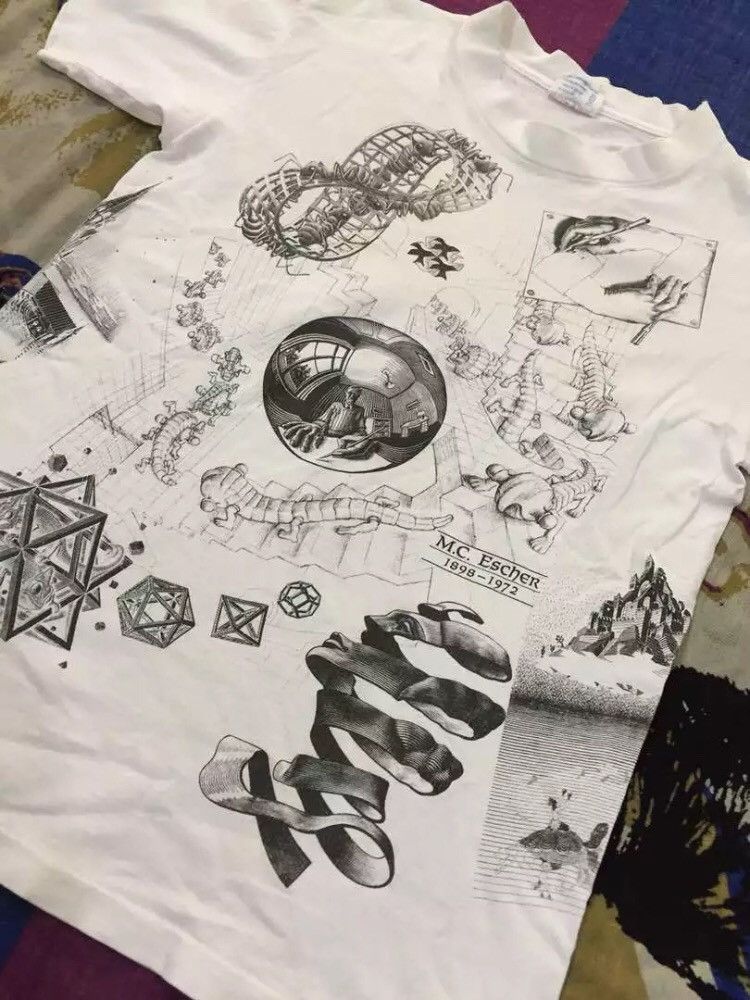 Arts & Science VINTAGE M.C ESCHER ALL OVER PRINTED ART ILLUSION INDUSTRY Size US M / EU 48-50 / 2 - 5 Thumbnail