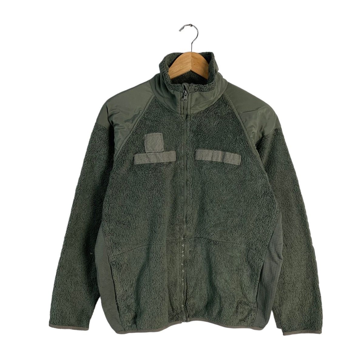image of Military x Vintage Gen 3 Official Us Army Issue Polartec Fleece Jacket in Green, Men's (Size Medium