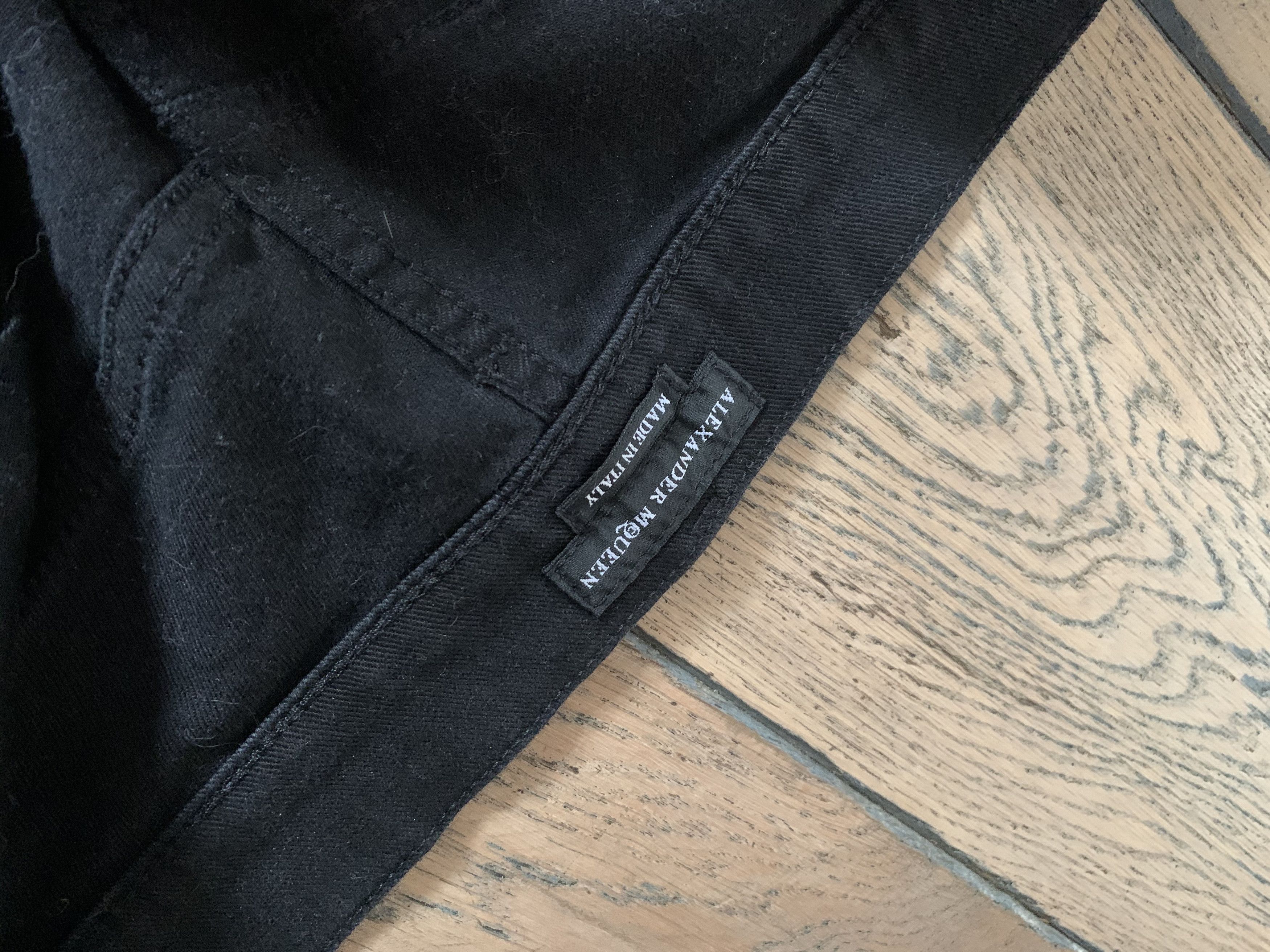 Alexander McQueen Alexander McQueen black denim pants Size US 34 / EU 50 - 5 Thumbnail