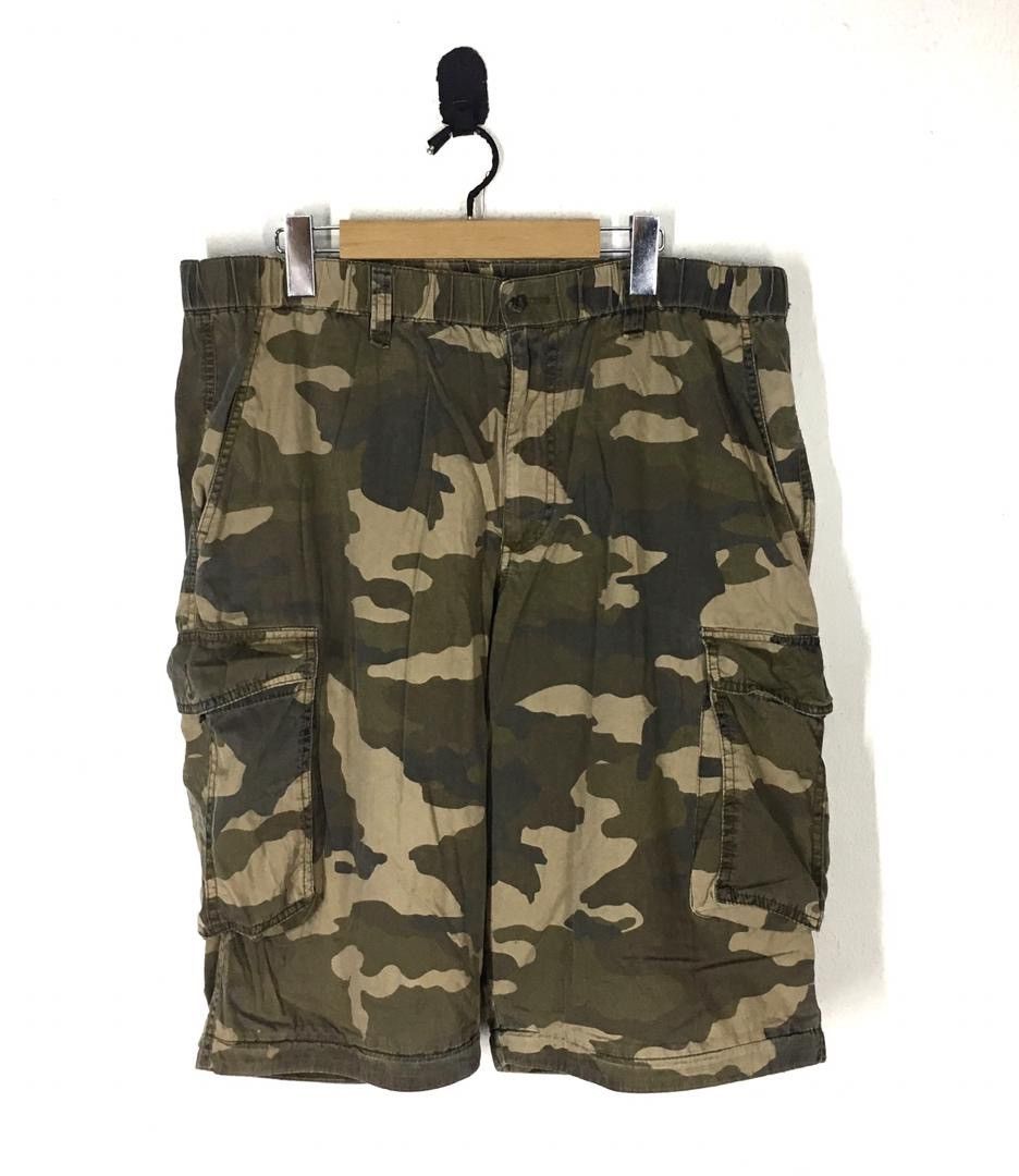 Image of Uniqlo Short In Camo, Men's (Size 36)