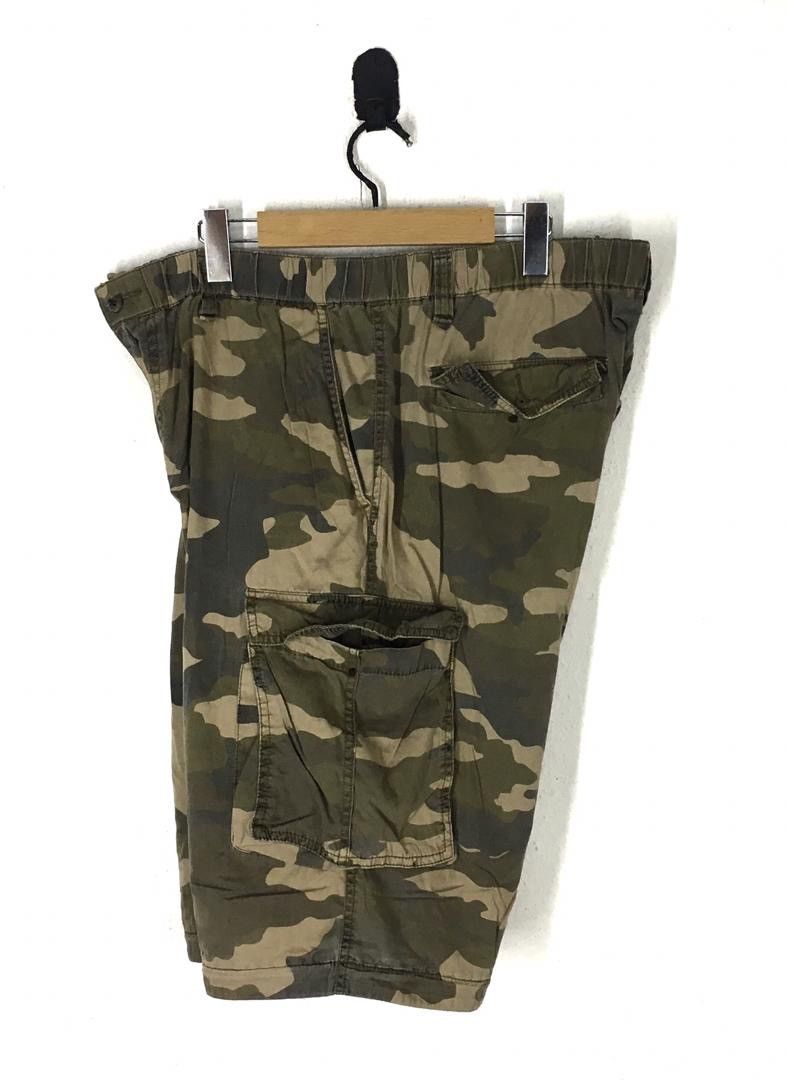 Japanese Brand × Uniqlo UNIQLO Short in Camo Size US 36 / EU 52 - 3 Thumbnail