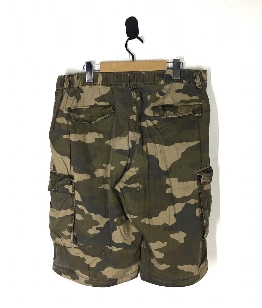 Japanese Brand × Uniqlo UNIQLO Short in Camo Size US 36 / EU 52 - 2 Thumbnail