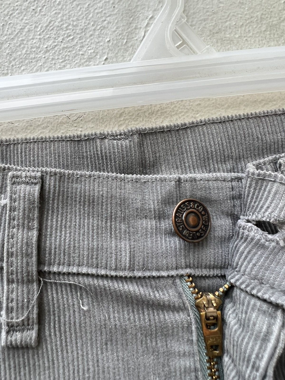 Levi's 70s 80s Levi’s 646 Fade Grey Corduroy Flare Jeans Size US 30 / EU 46 - 6 Thumbnail